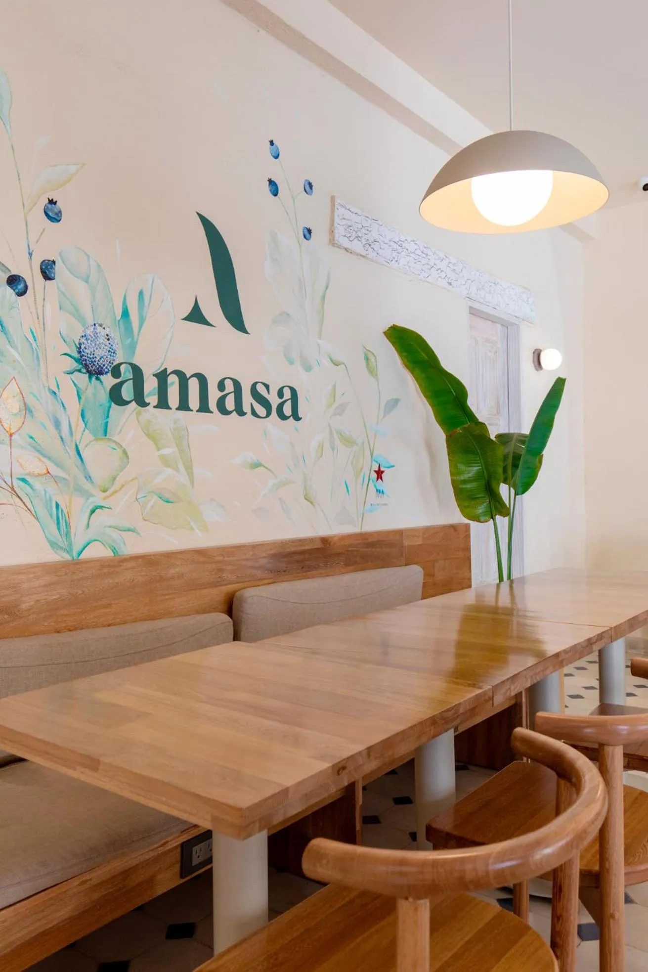 Restaurant/places to eat in B Haus Hotel Boutique