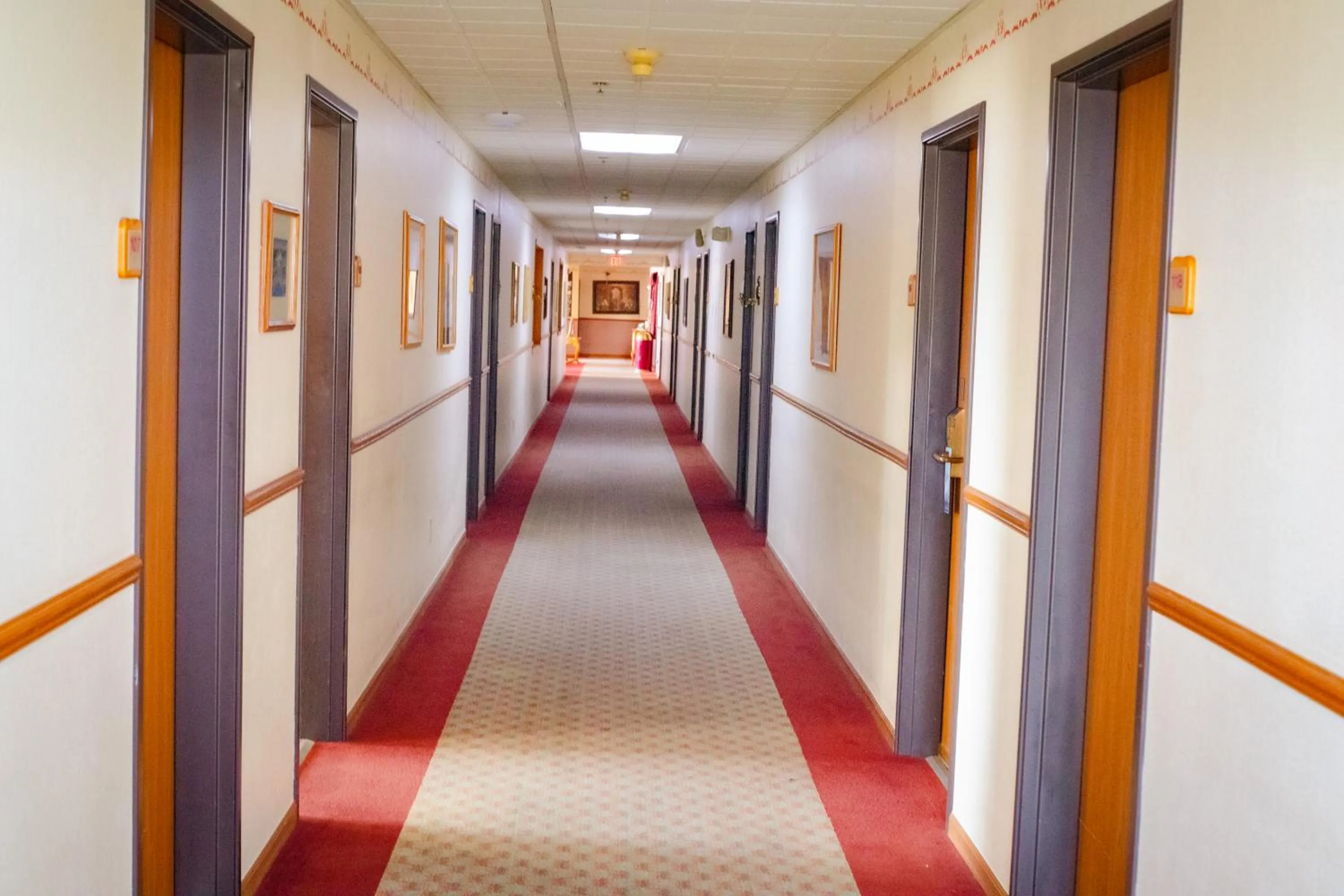 Lobby or reception in Cozy House Inn by Marifah