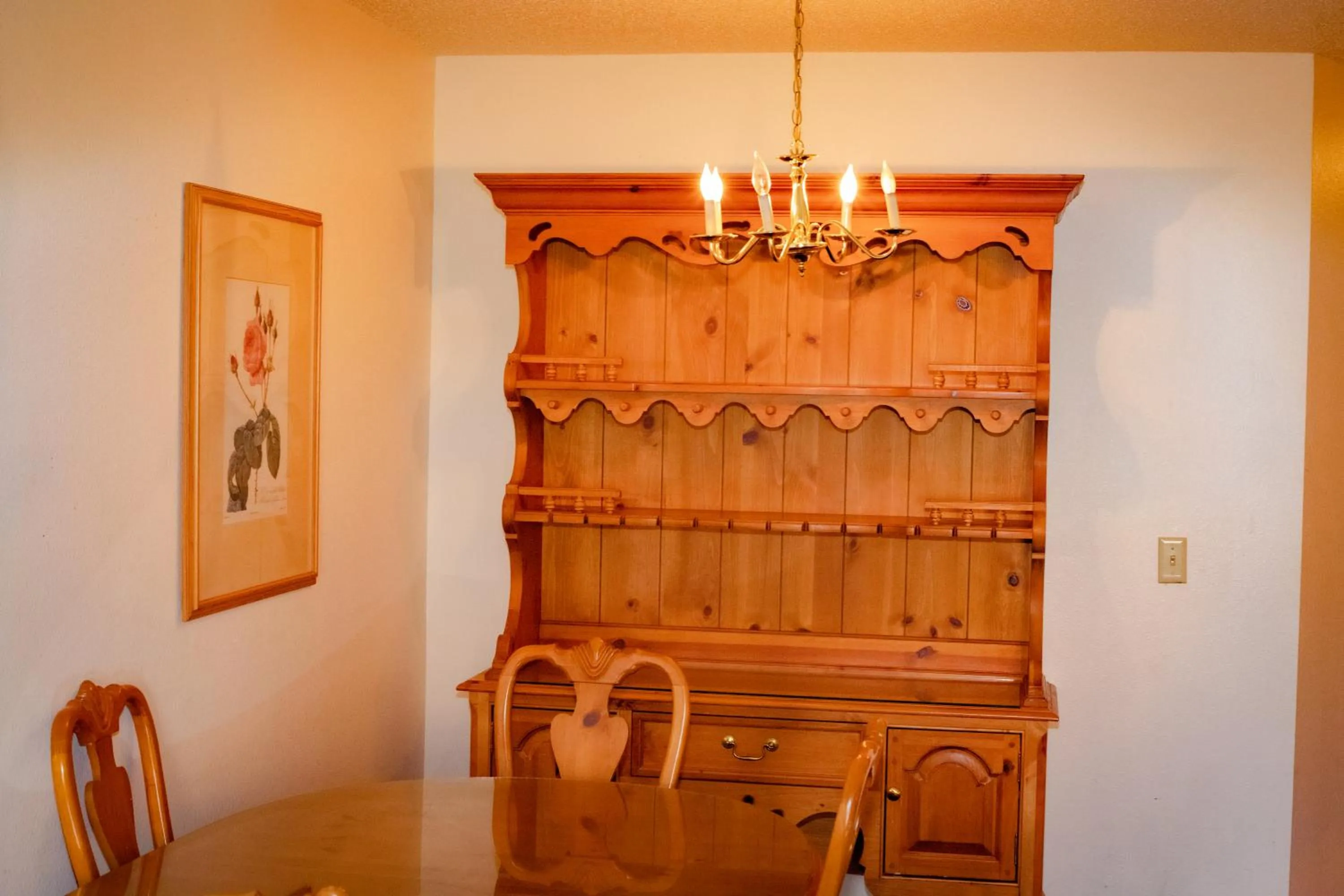 Seating area, Dining Area in Cozy House Inn by Marifah