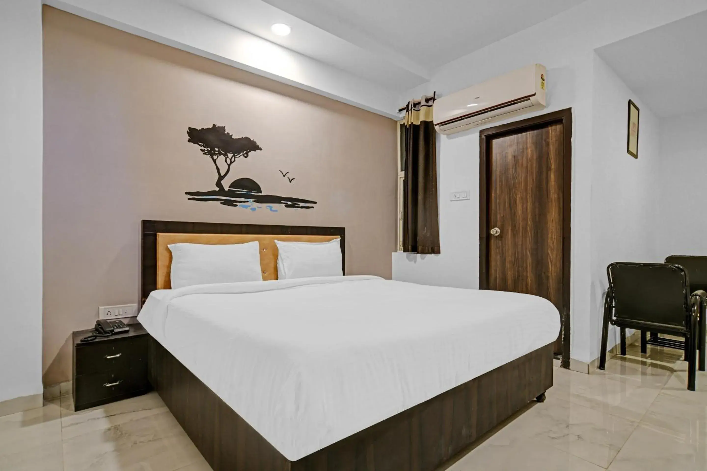 Standard Double Room - single occupancy in Collection O The Eternity Near LIG Sqaure Standard Double Room - single occupancy in Collection O The Eternity Near LIG Sqaure