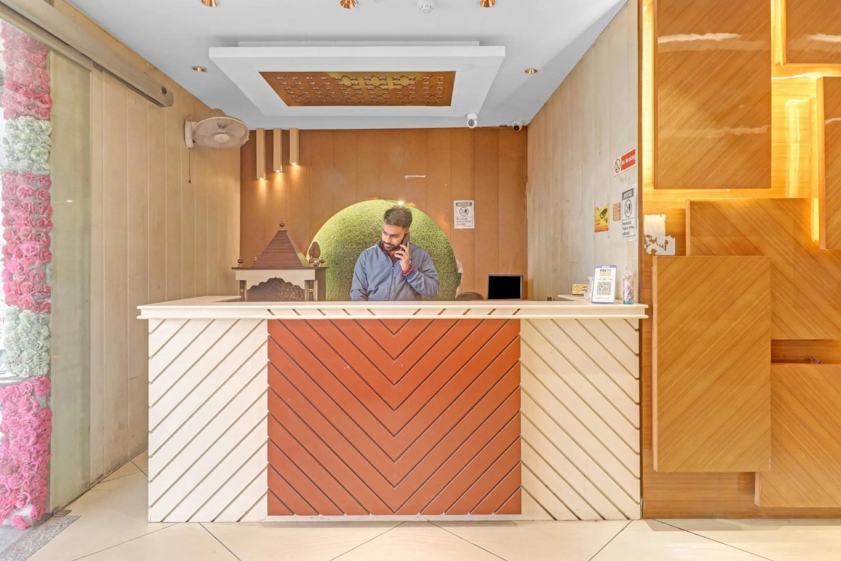 Lobby or reception in Townhouse Bhavya Residency