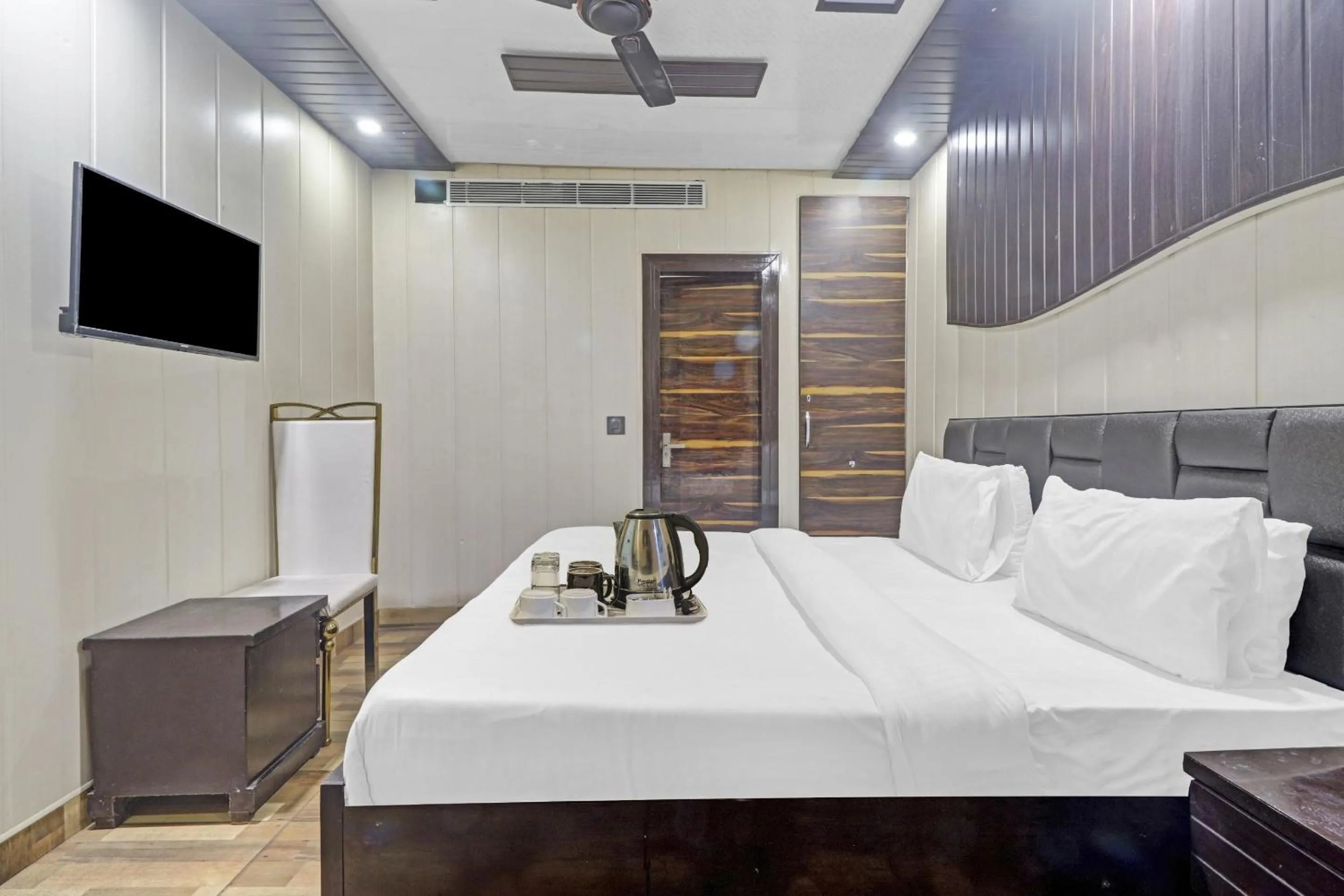 Bedroom, Bed in Townhouse Bhavya Residency