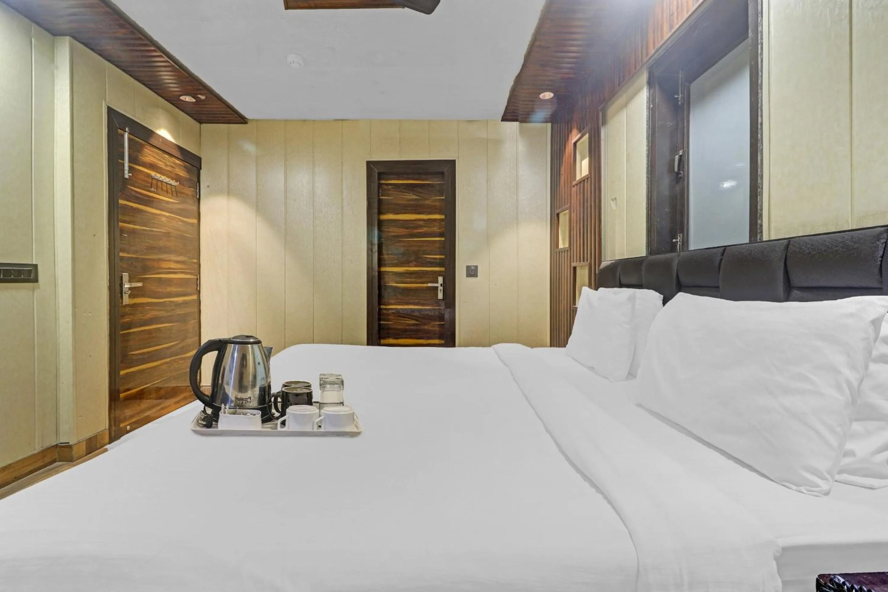 Bedroom, Bed in Hotel O Bhavya Residency