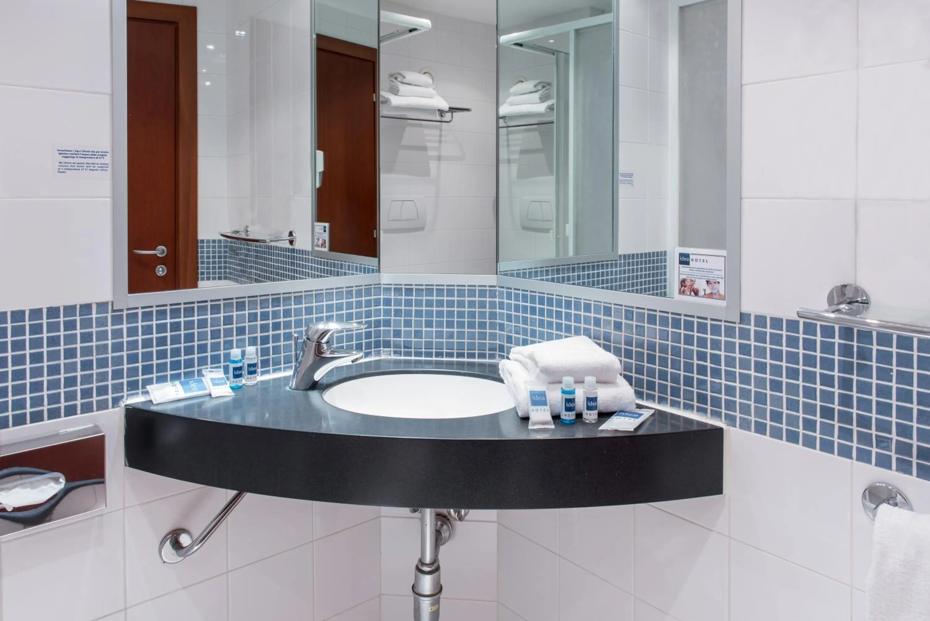 Bathroom in Idea Hotel Torino Mirafiori