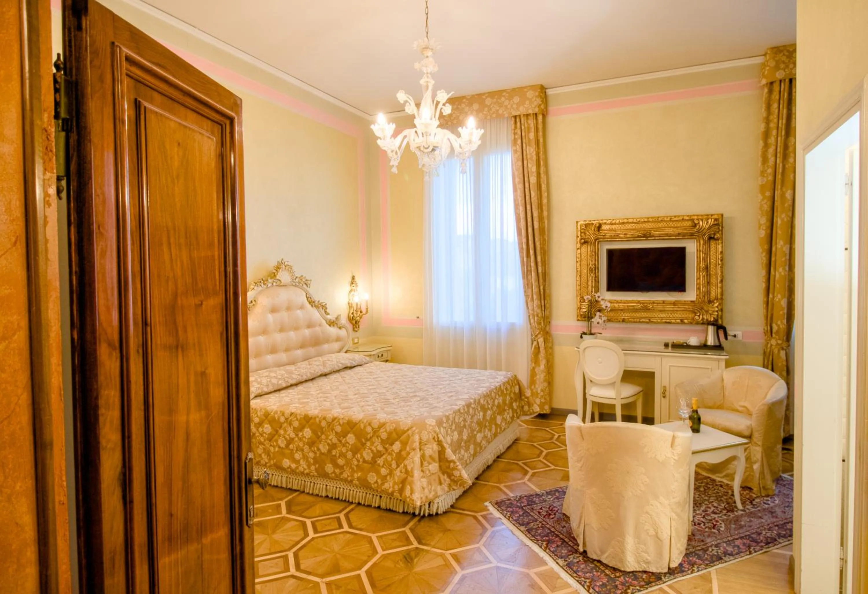 Bedroom, Bed in Hotel Villa Stucky