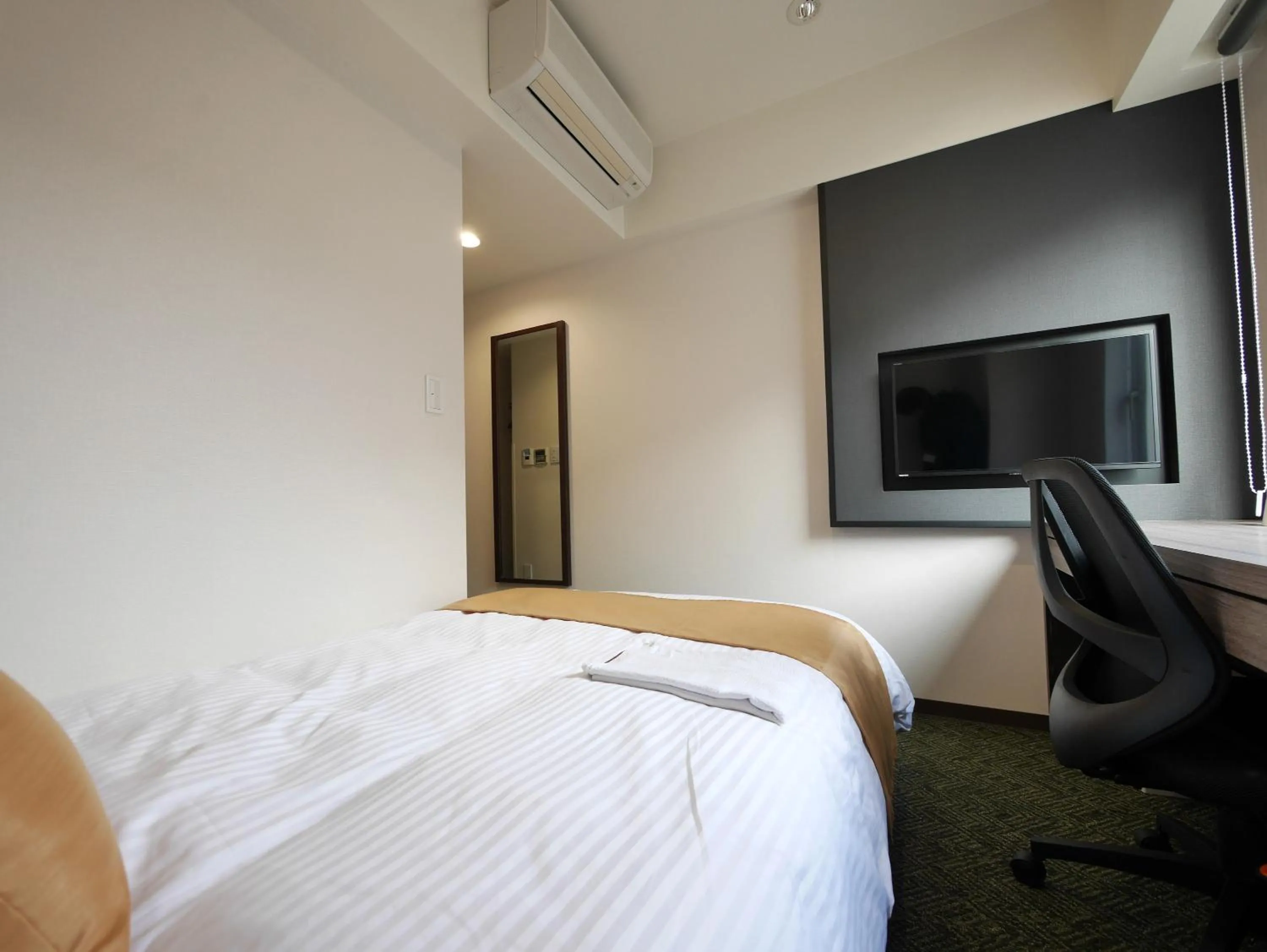 Bedroom, Bed in Hotel Comfybed Ginza