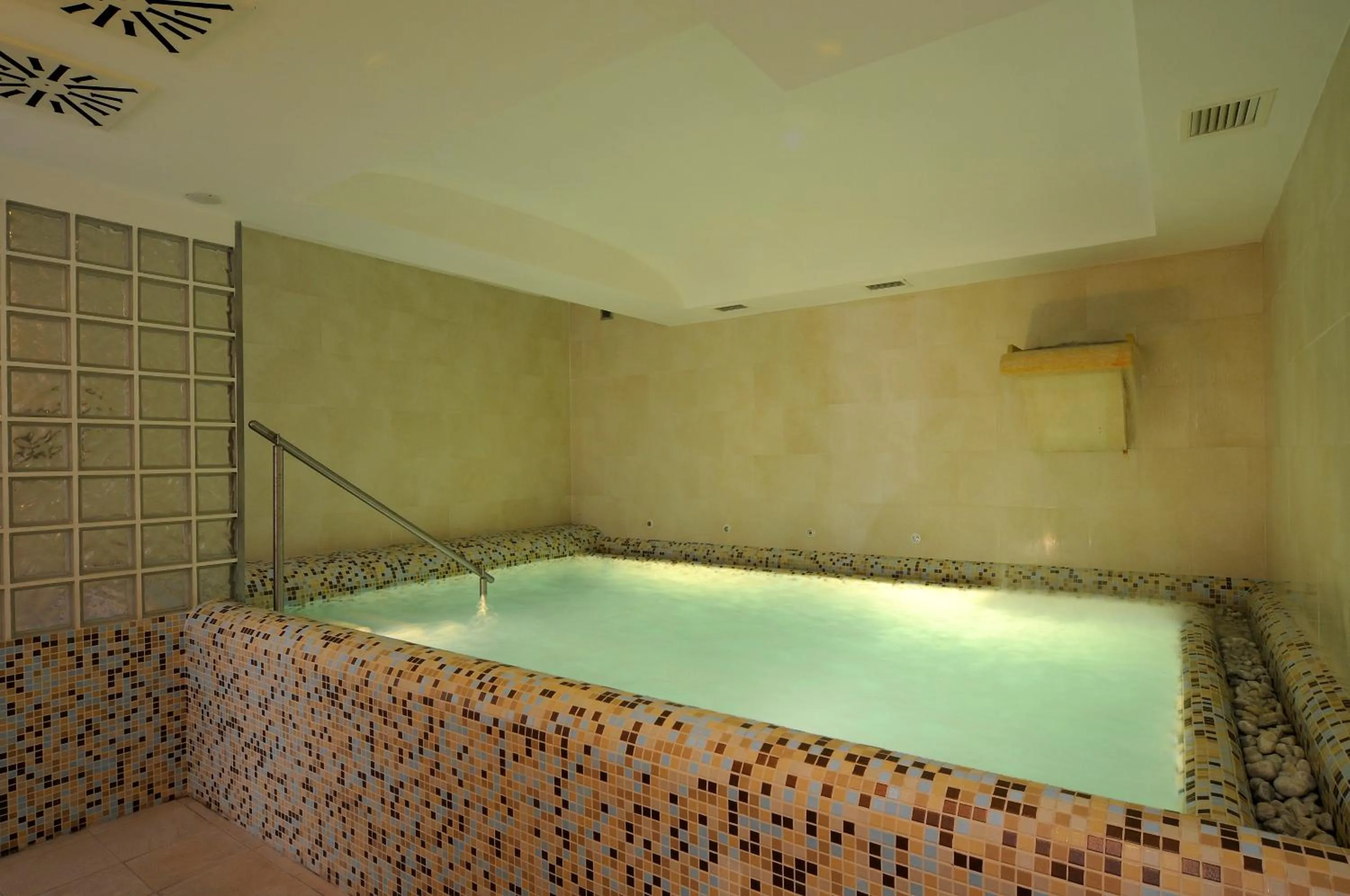 Spa and wellness centre/facilities in Hotel Villa Durrueli Resort & Spa