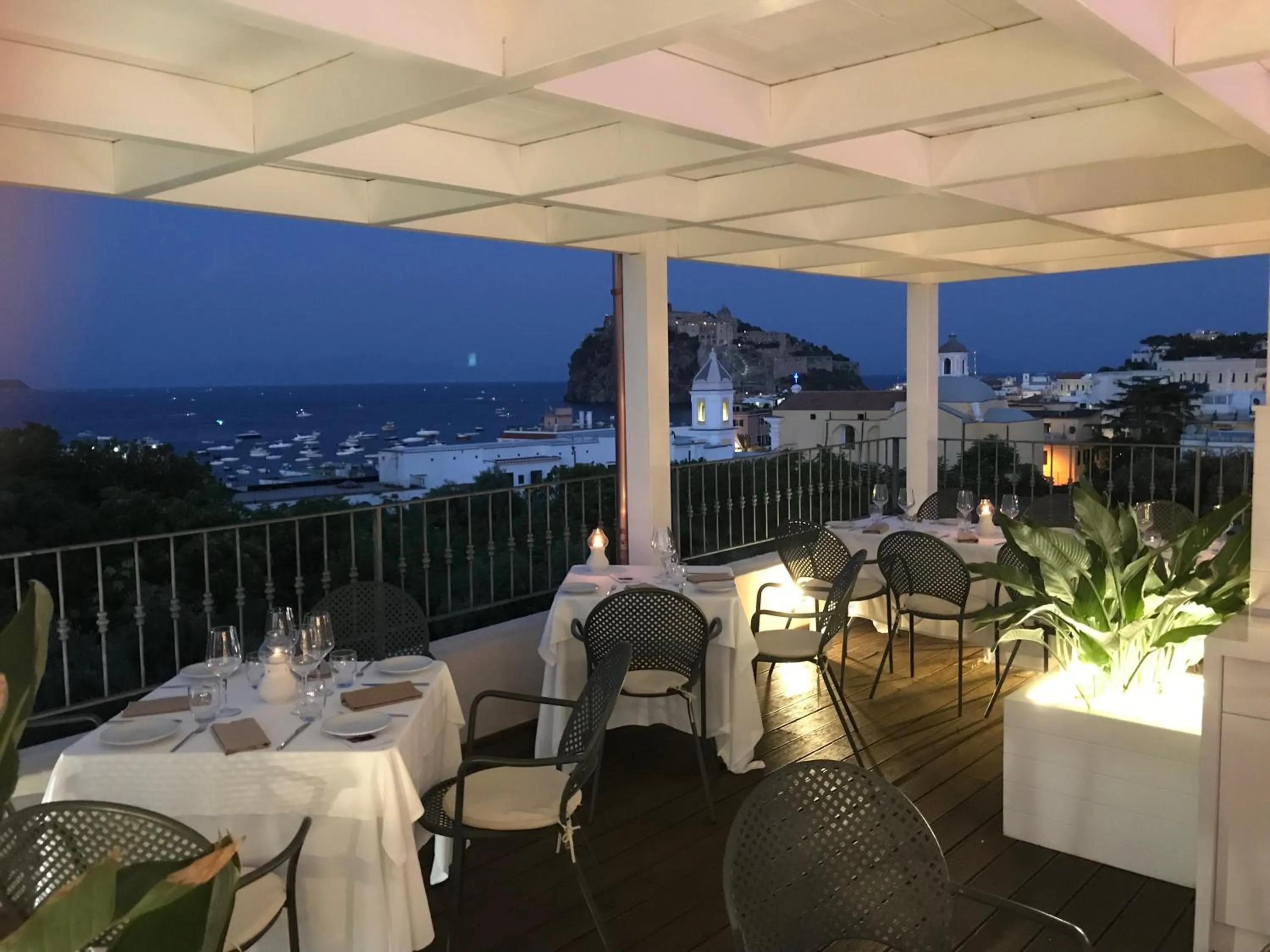 Restaurant/places to eat in Hotel Villa Durrueli Resort & Spa