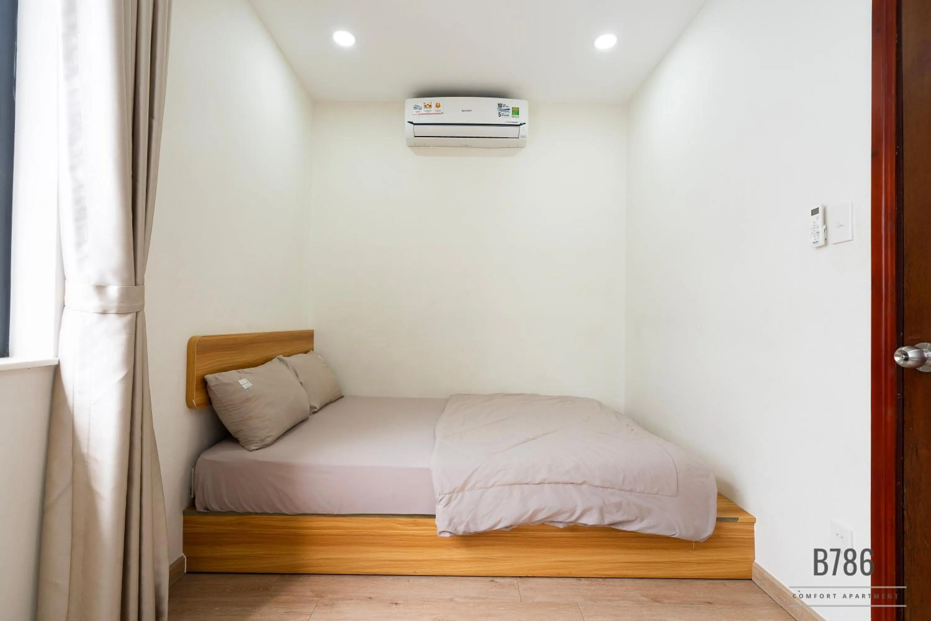 Bed in B786 Airport Apartment