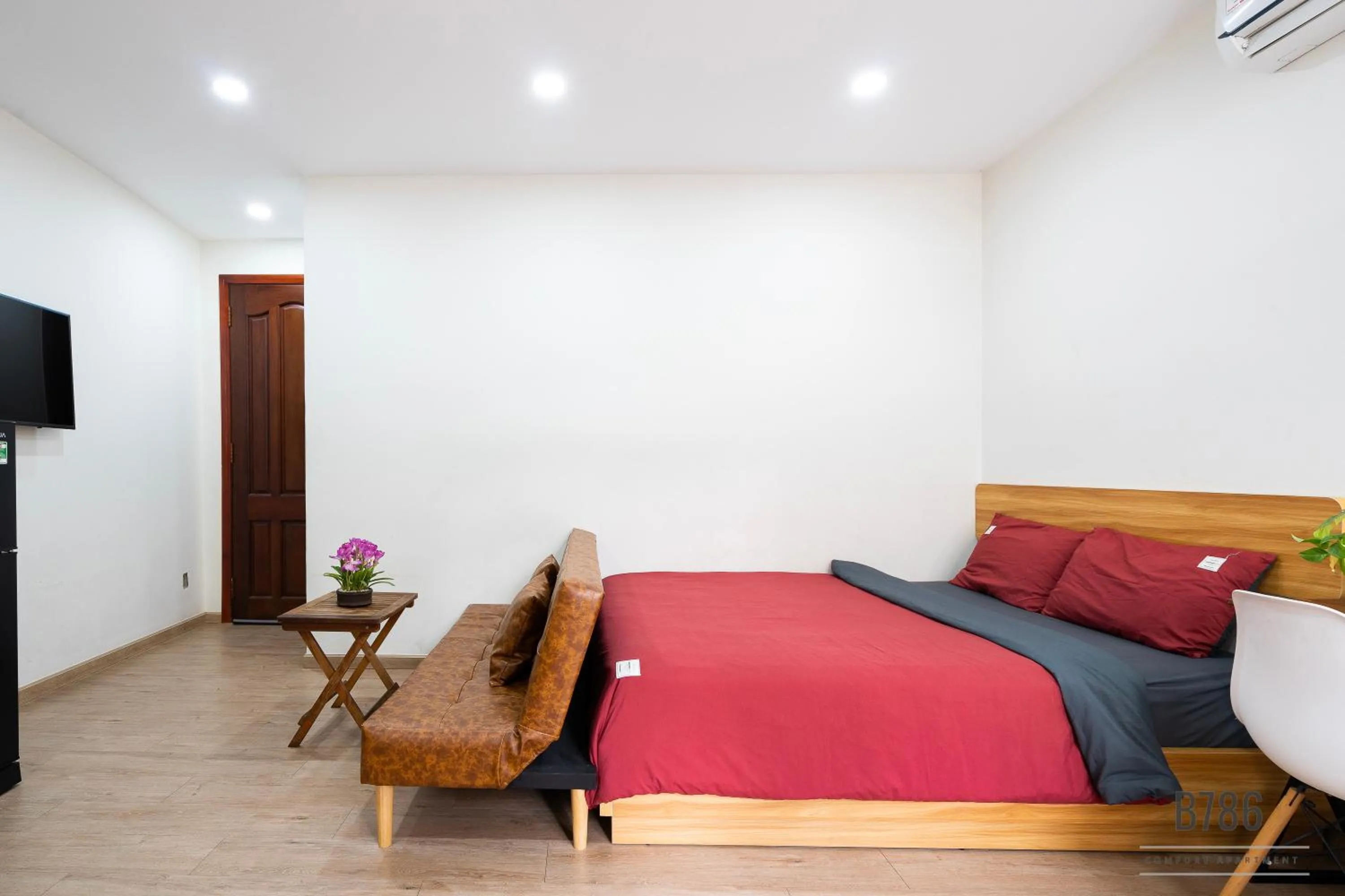 Bed in B786 Airport Apartment