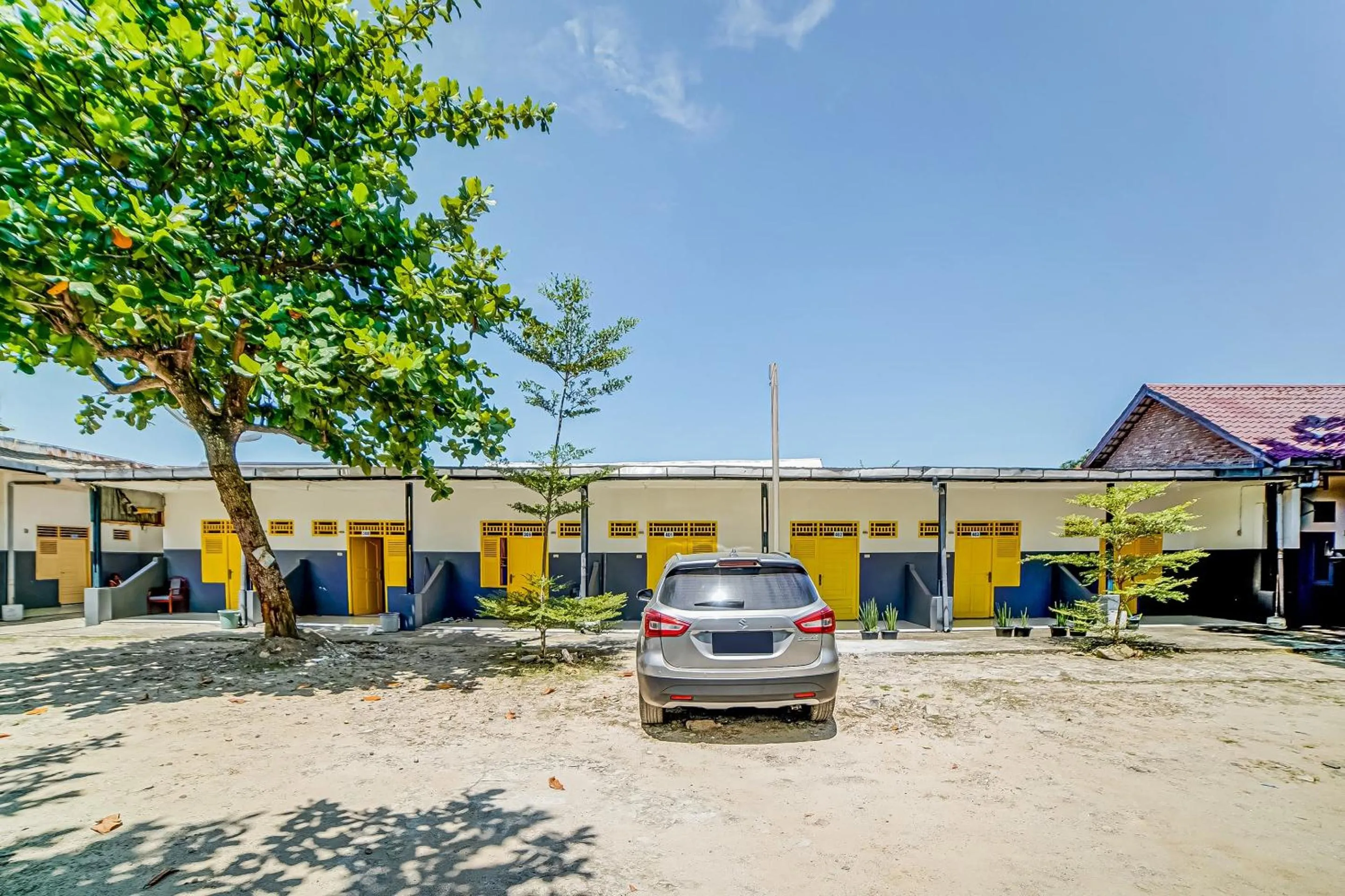 Facade/entrance in Hotel O Anugrah