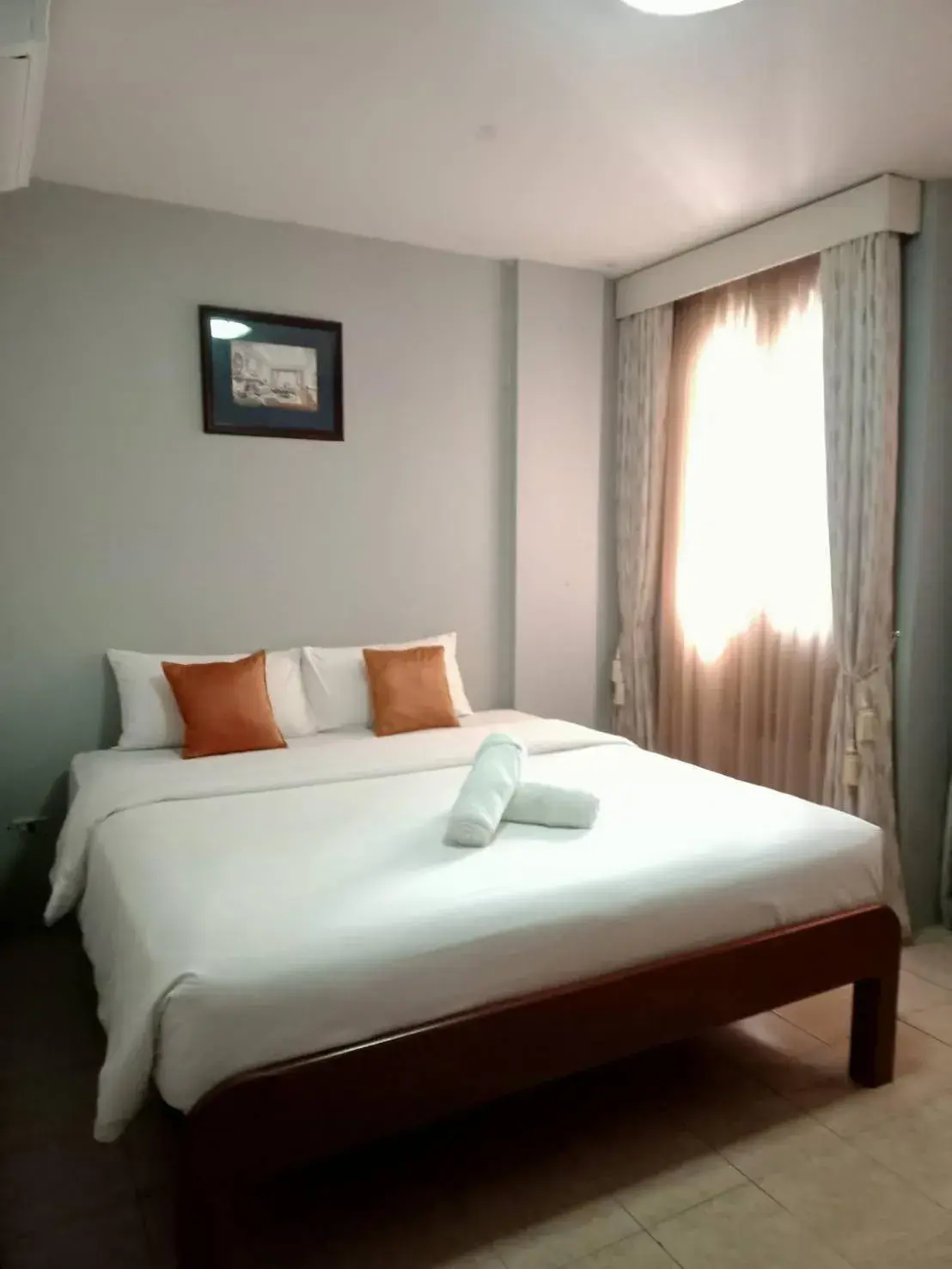 Deluxe King Room in Fueangfu Home Hostel Deluxe King Room in Fueangfu Home Hostel