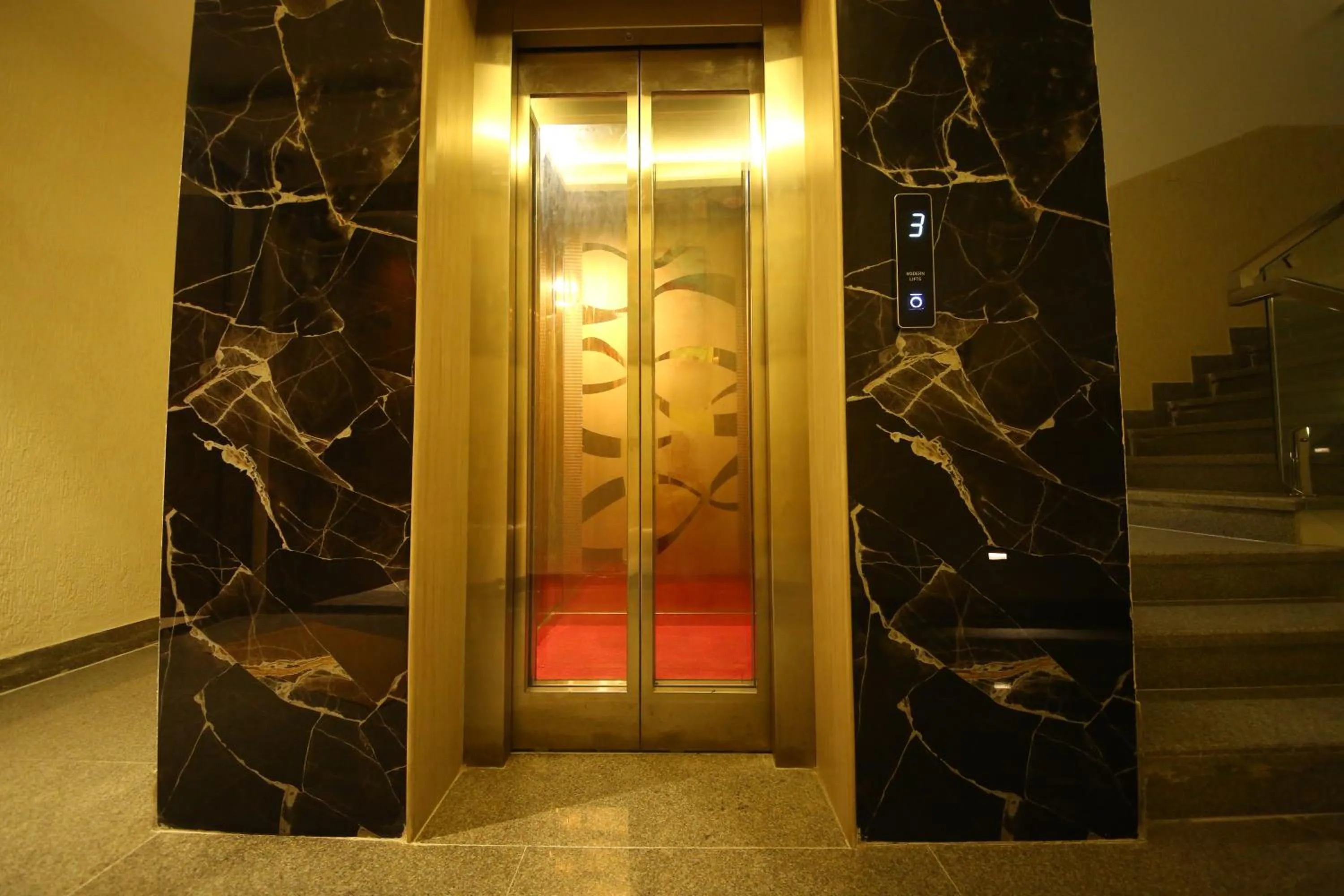 elevator in Hotel Dream Inn