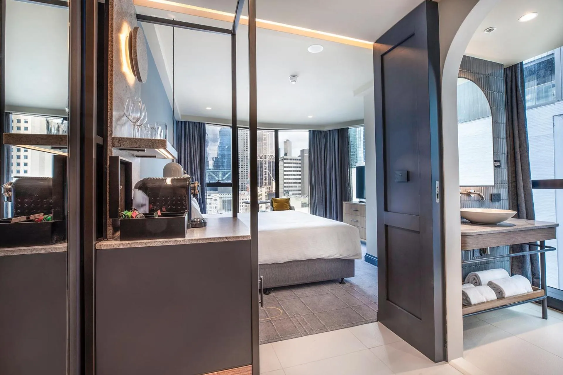 View (from property/room), Bed in voco Melbourne Central