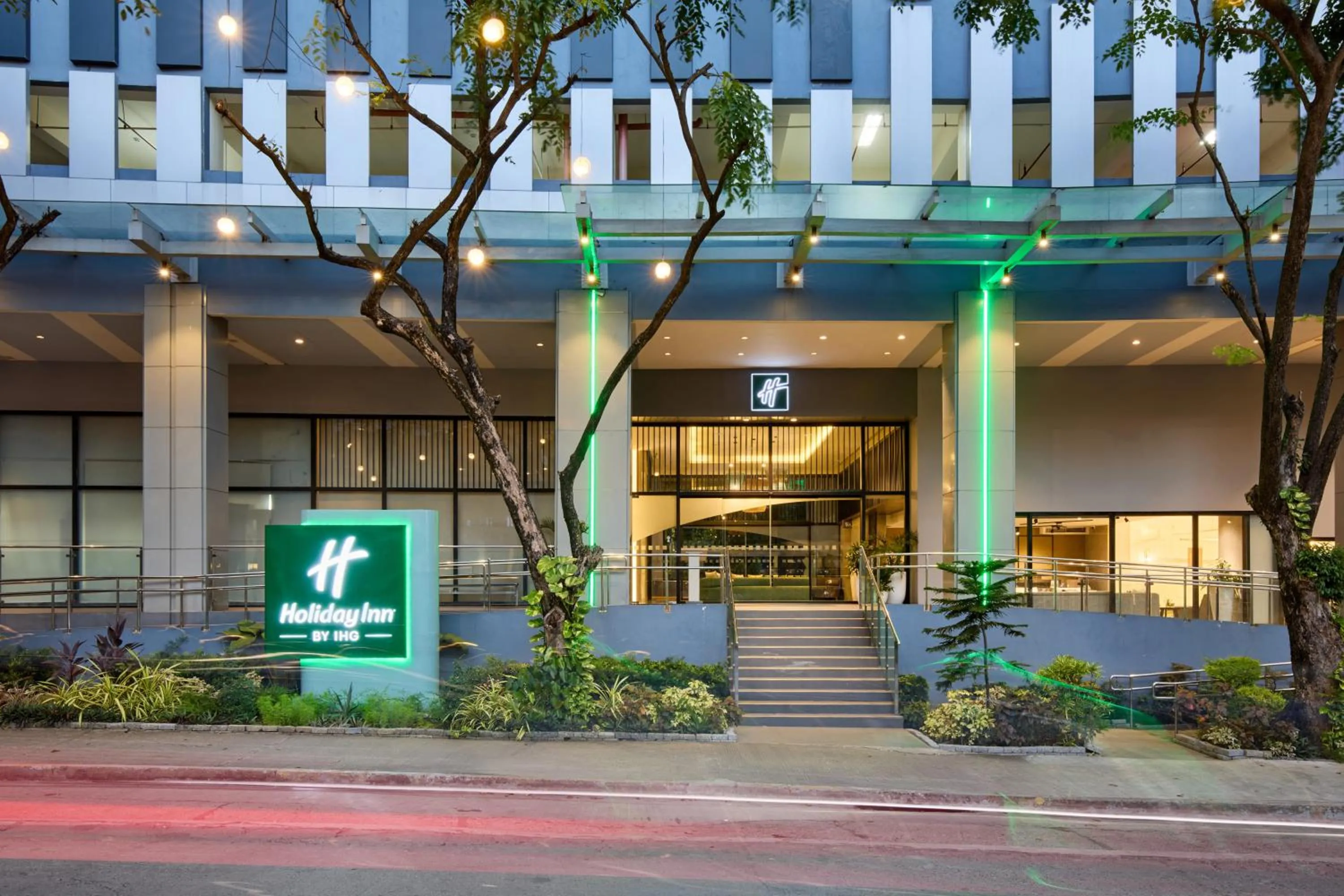 Facade/entrance in Holiday Inn Cebu City by IHG