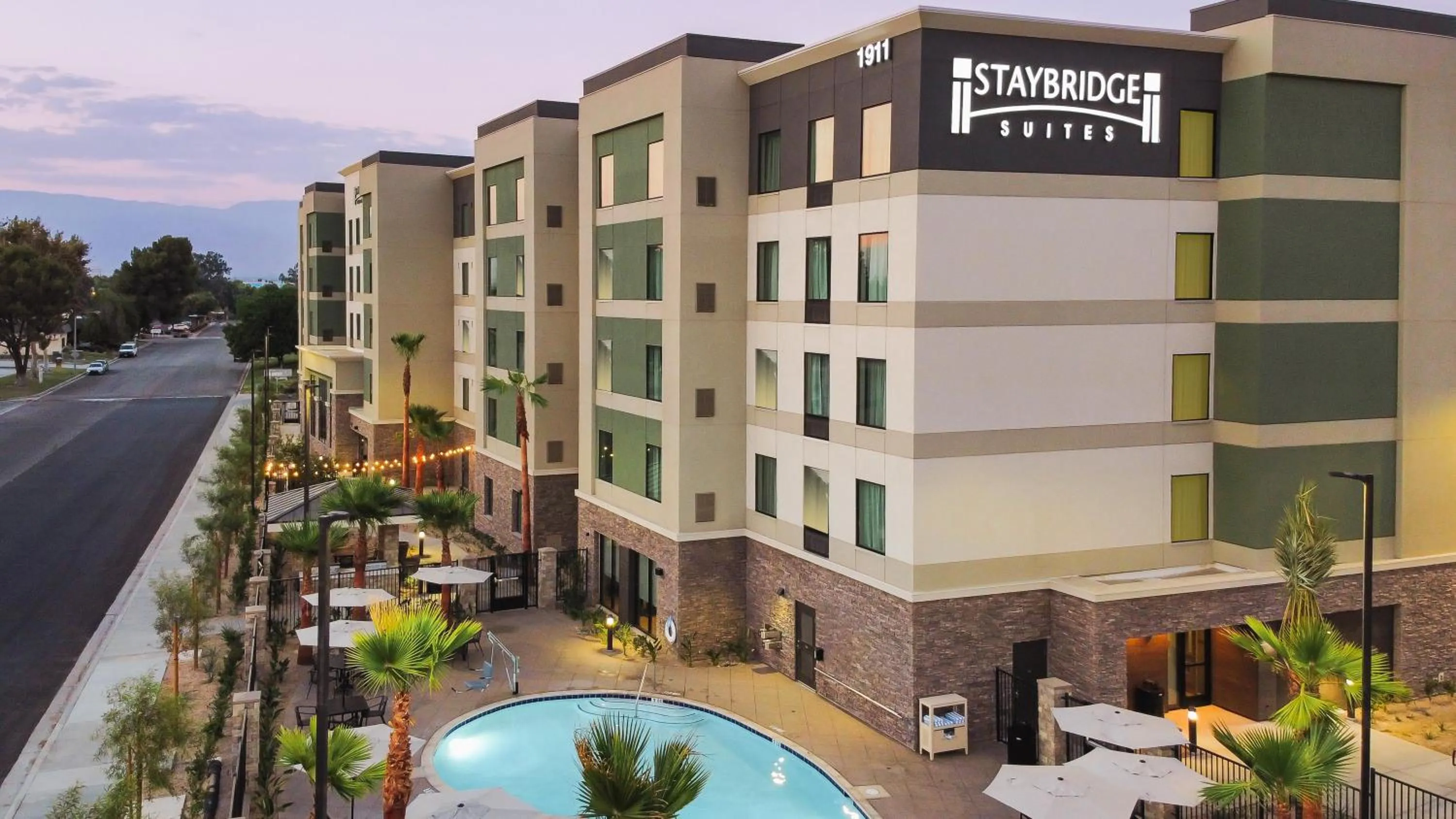 Property building in Staybridge Suites - San Bernardino - Loma Linda