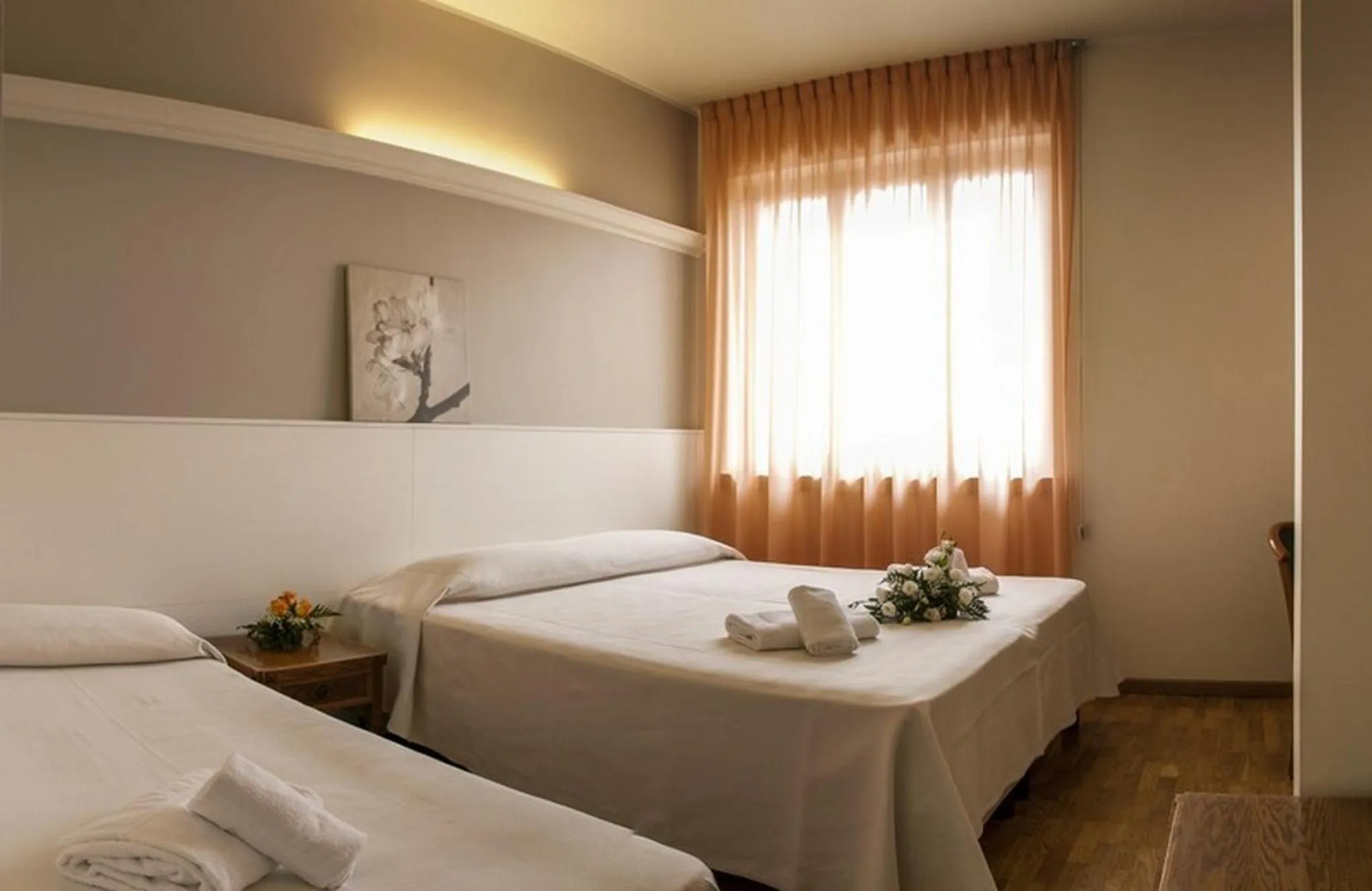 Photo of the whole room, Bed in Vesta Domus