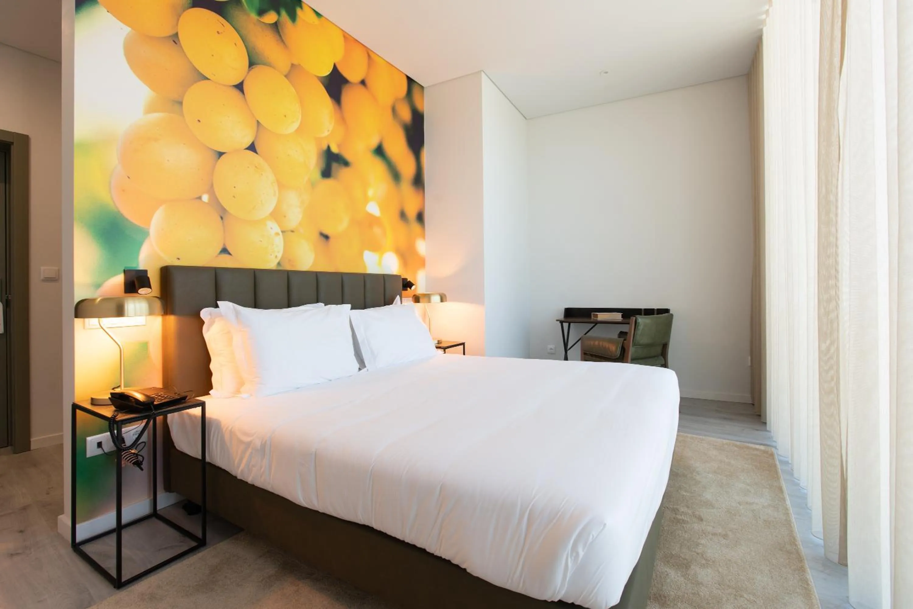 Photo of the whole room, Bed in Grapple Hotel & Spa