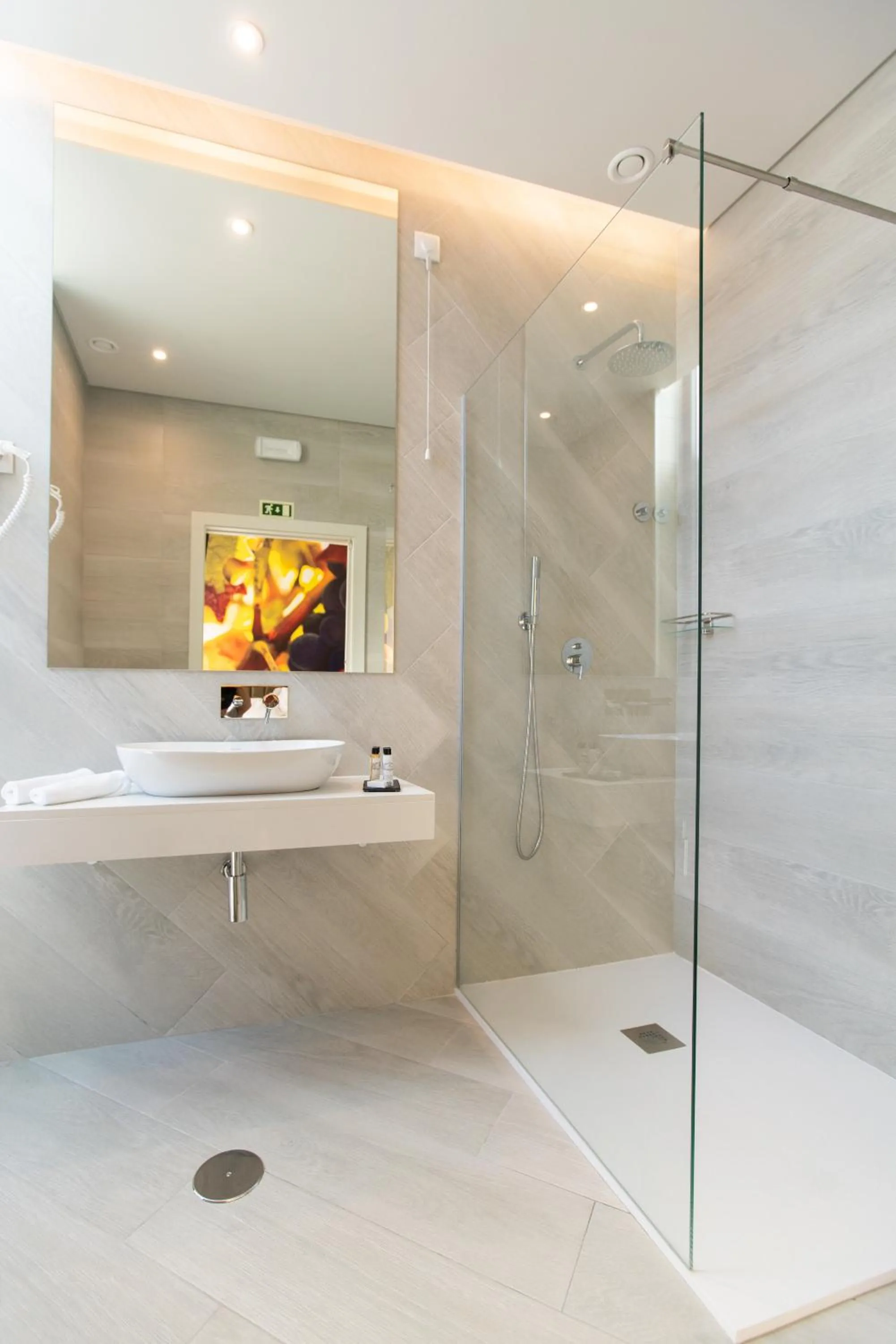 Shower in Grapple Hotel & Spa