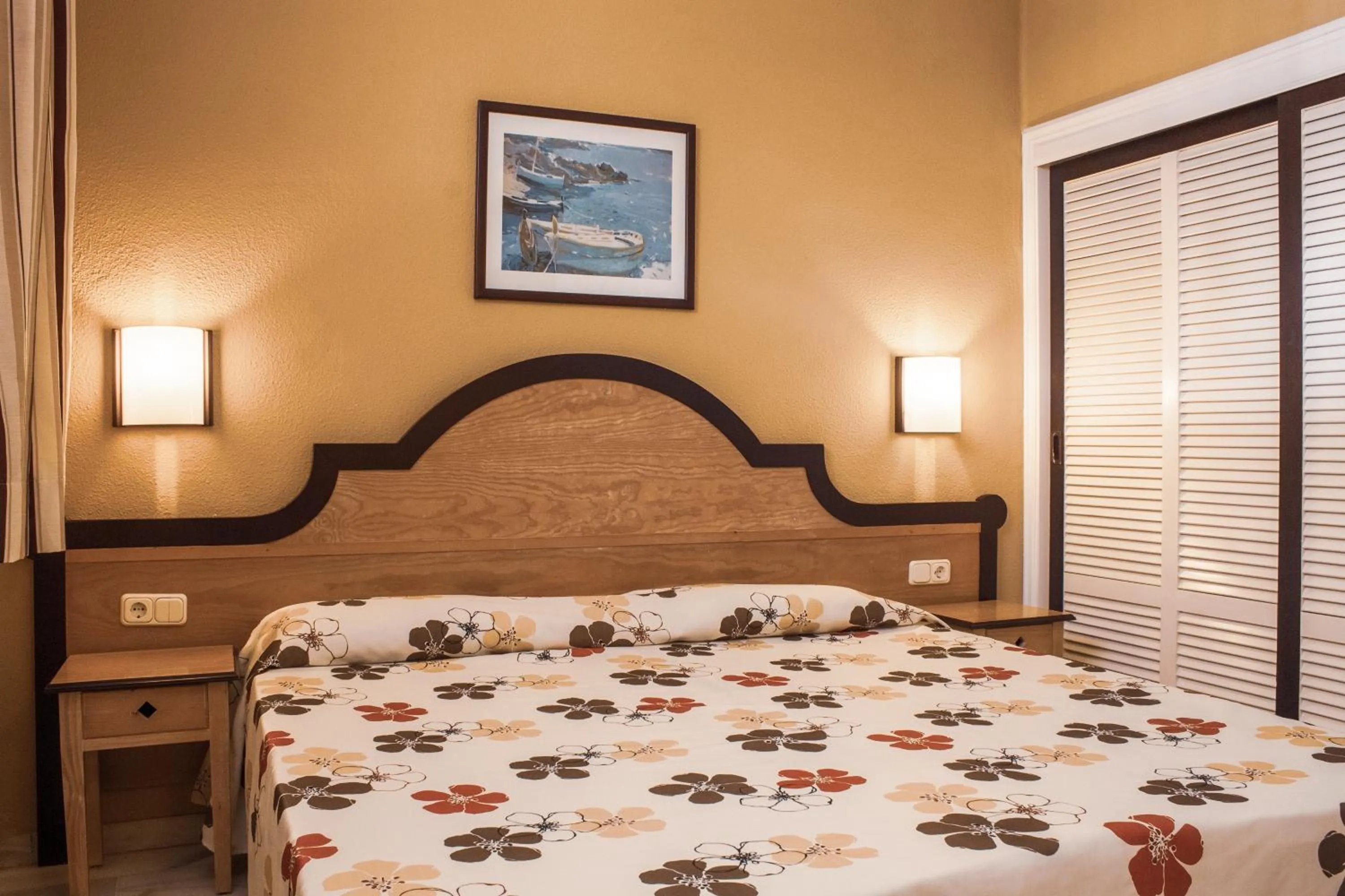 Bed in Apartamentos El Beril Costa Adeje