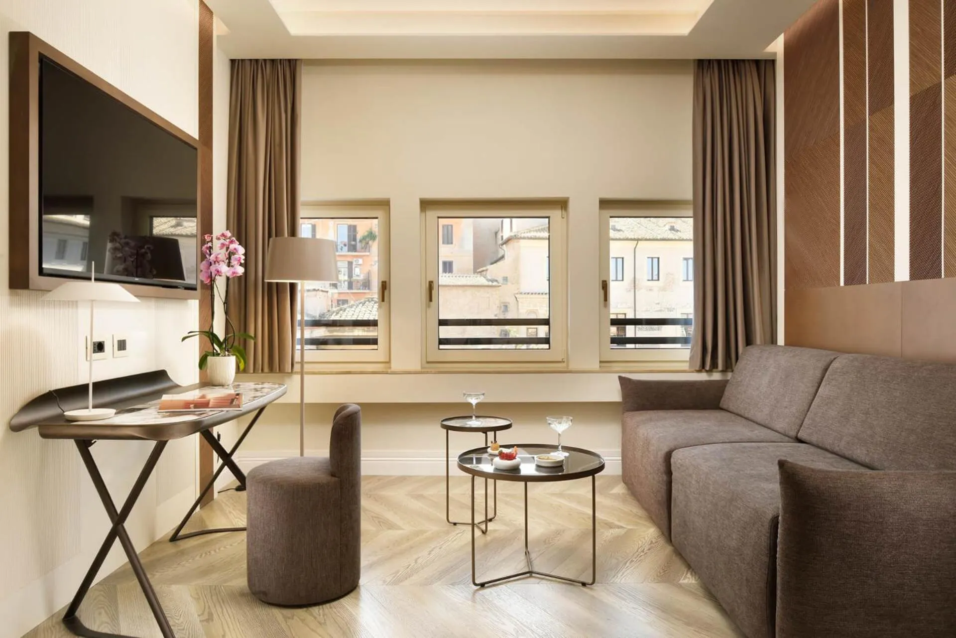 Communal lounge/ TV room in FH55 Grand Hotel Palatino