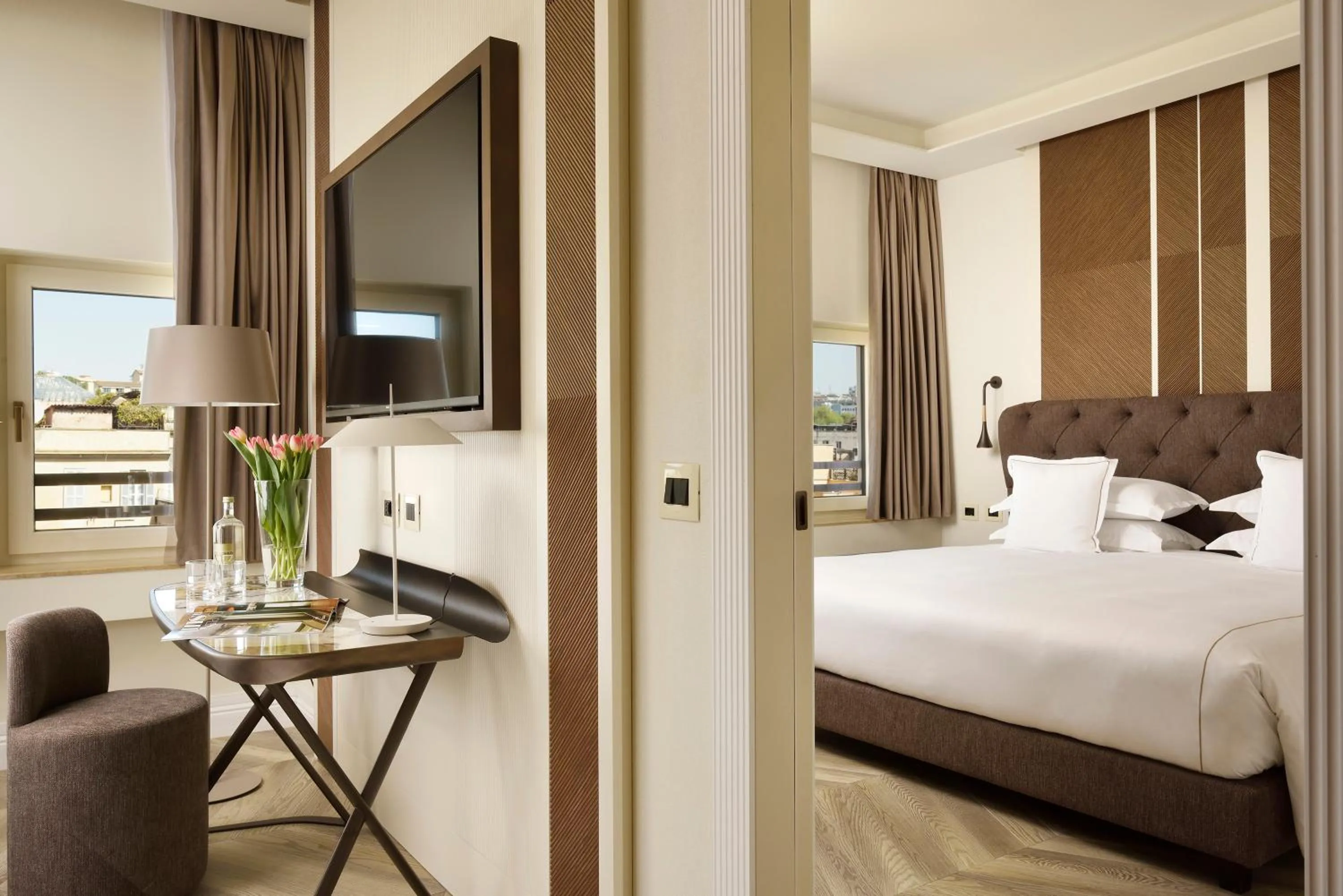 TV and multimedia, Bed in FH55 Grand Hotel Palatino