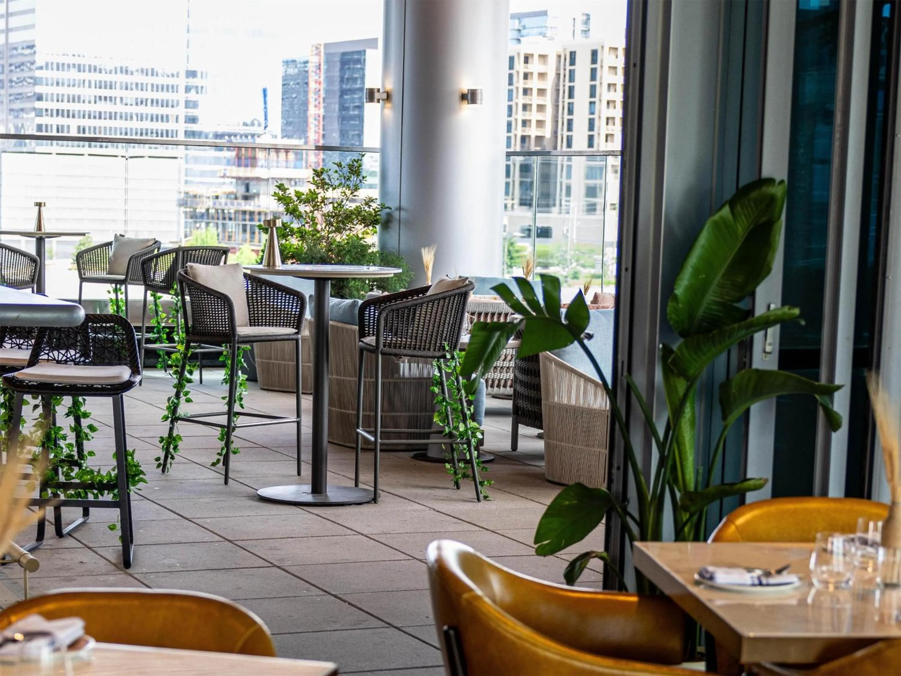 Dining area in Conrad Nashville