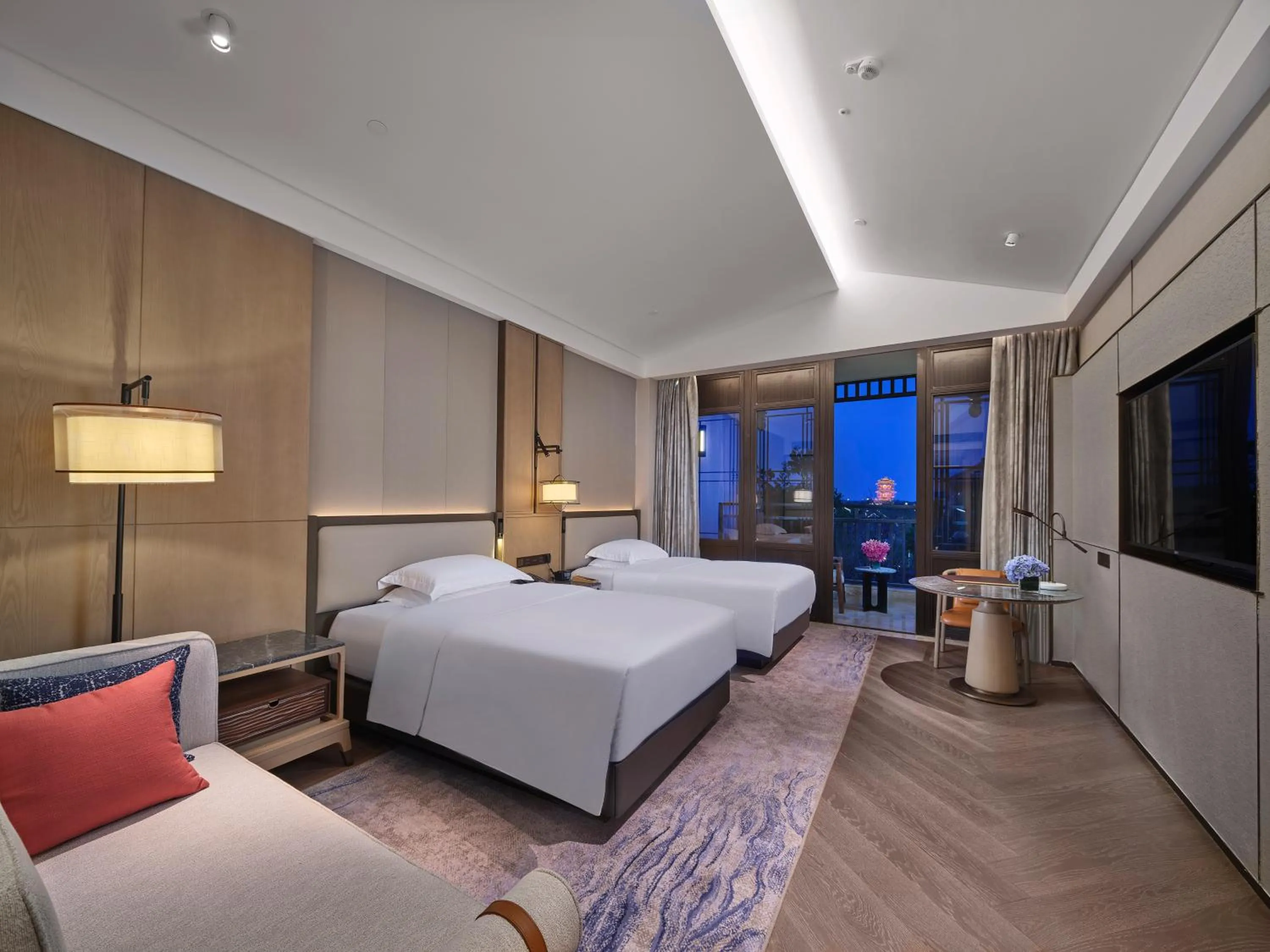 Photo of the whole room, Bed in Doubletree By Hilton Yancheng Dayangwan