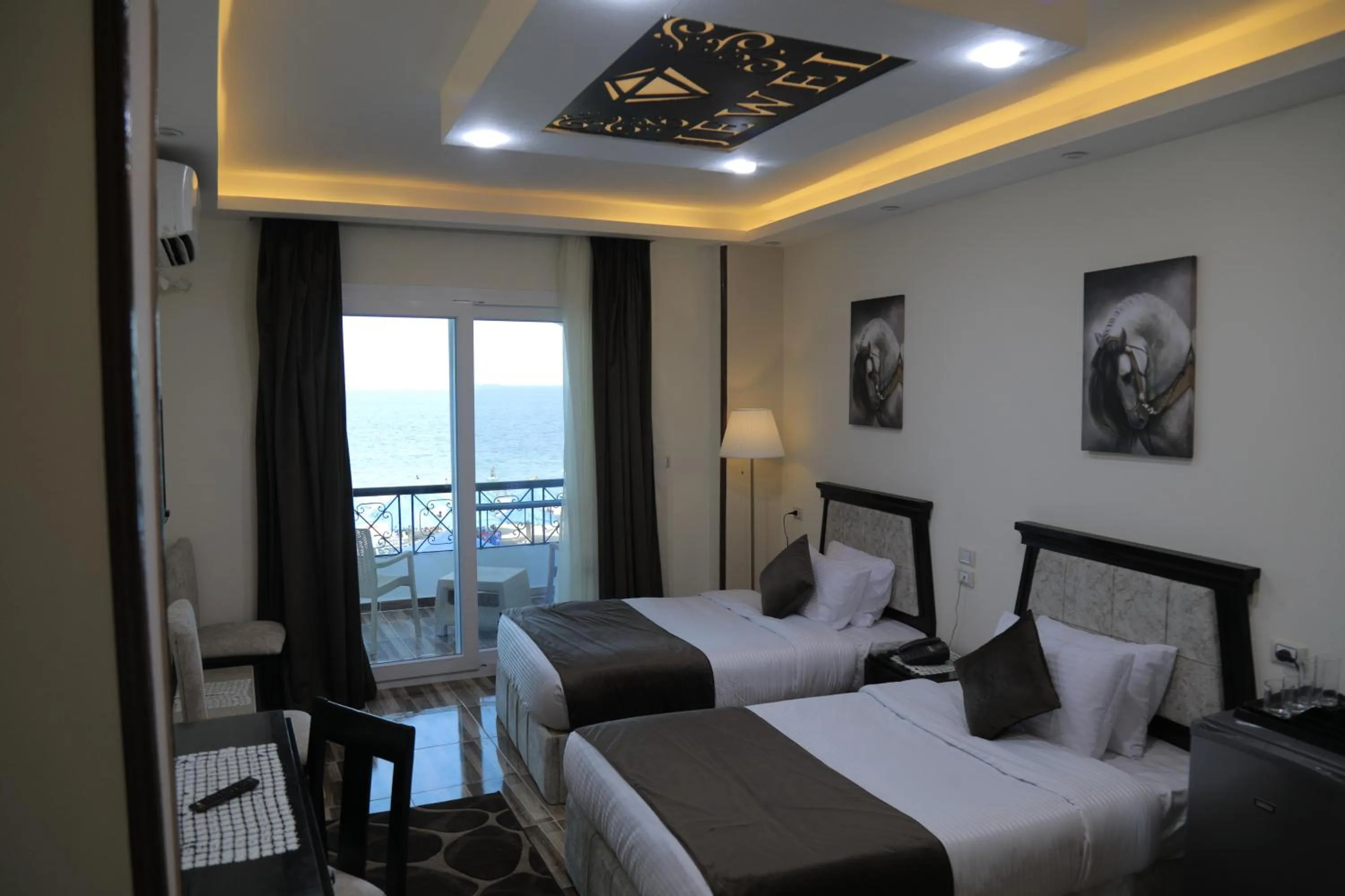 Photo of the whole room in Jewel Fayed Hotel