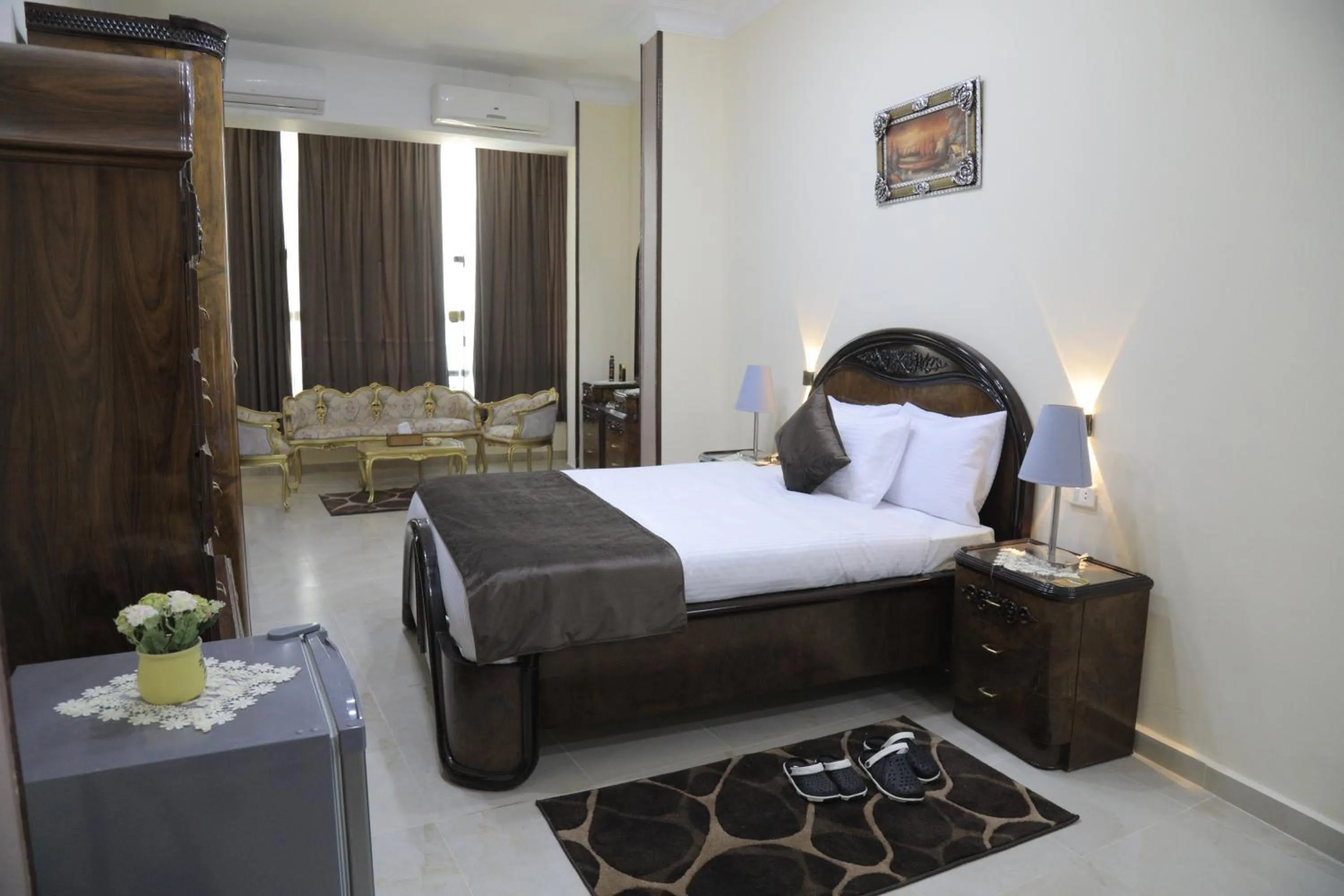 Bedroom in Jewel Fayed Hotel