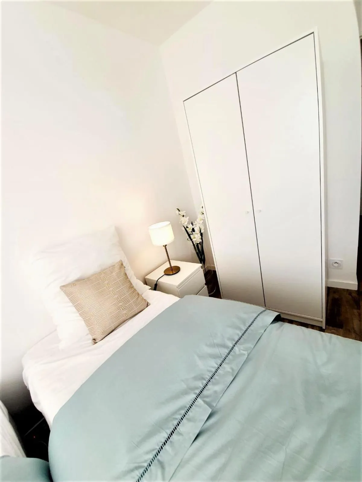 Bed in Sublime Appartemt 5 min Disneyland/Vallée Village/Val d'europe