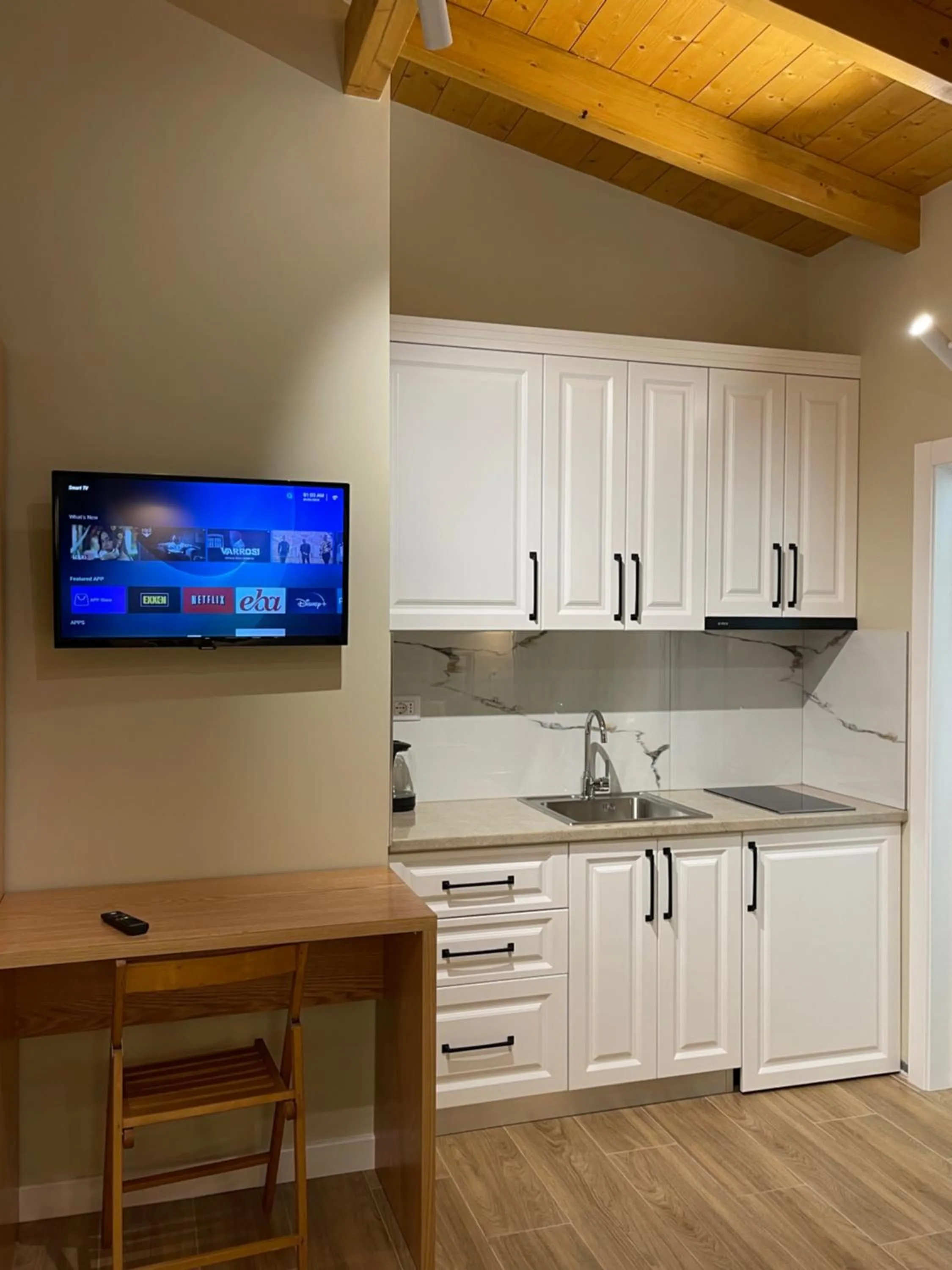 TV and multimedia in Arial Penthouse Suites