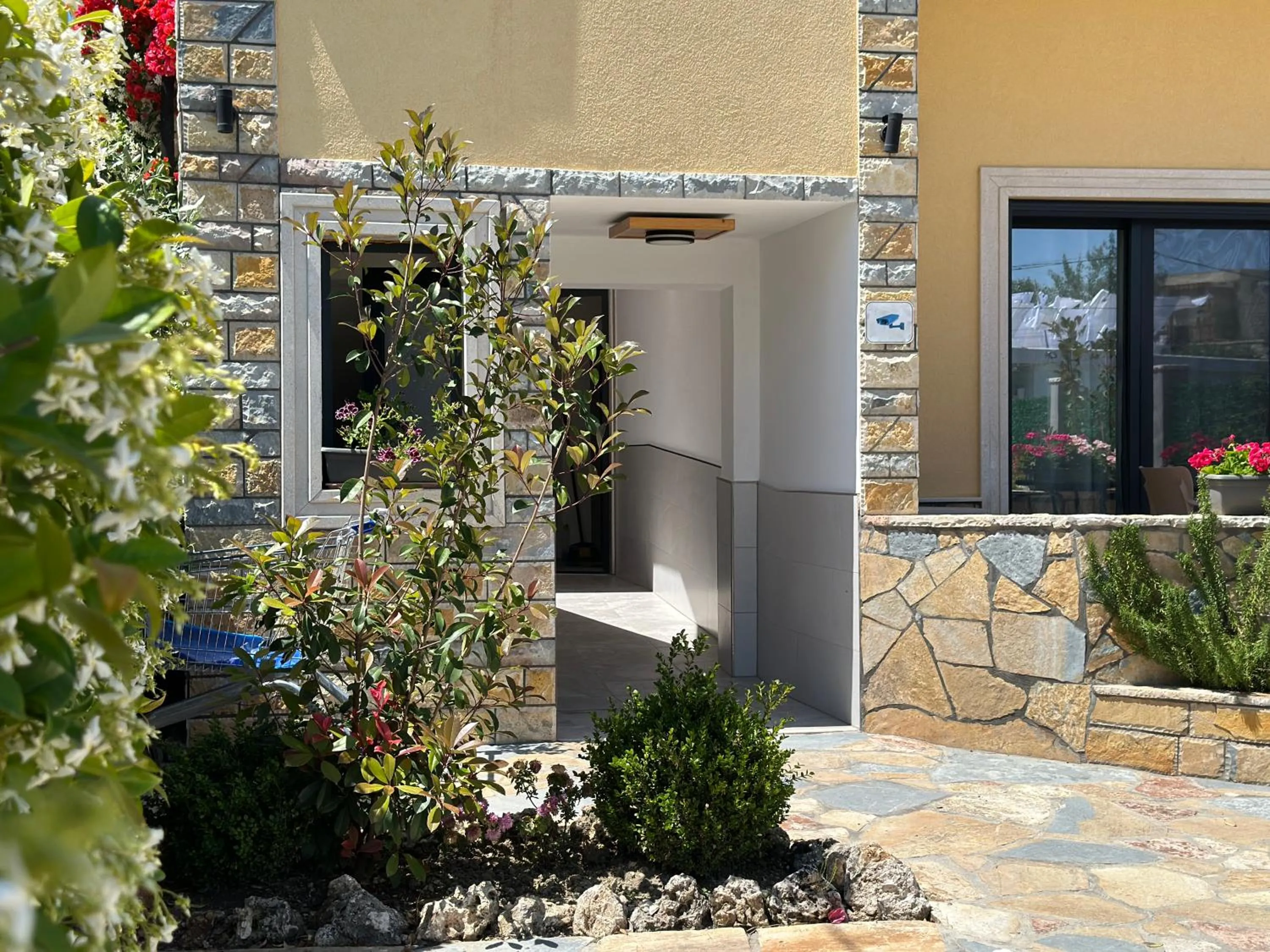 Property building in Arial Penthouse Suites