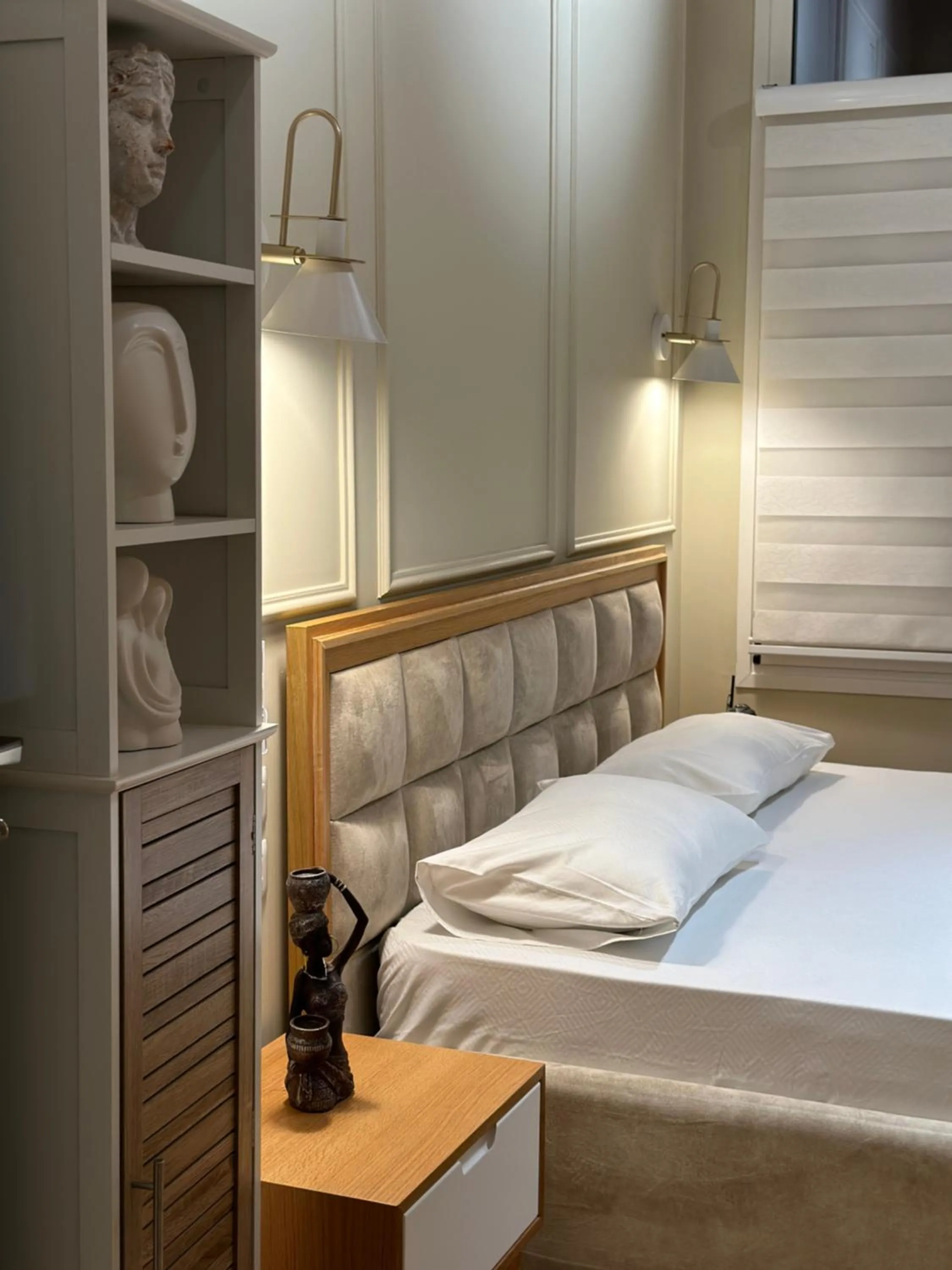 Bed in Arial Penthouse Suites