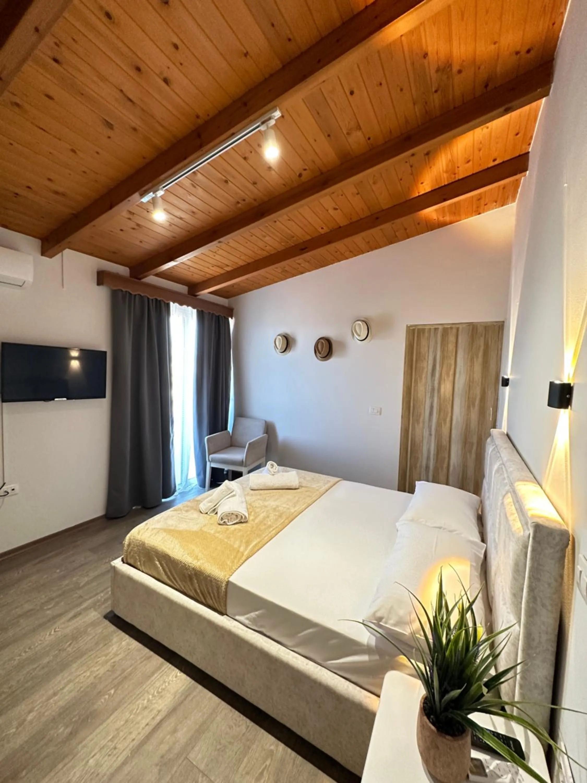 Bed in Arial Penthouse Suites