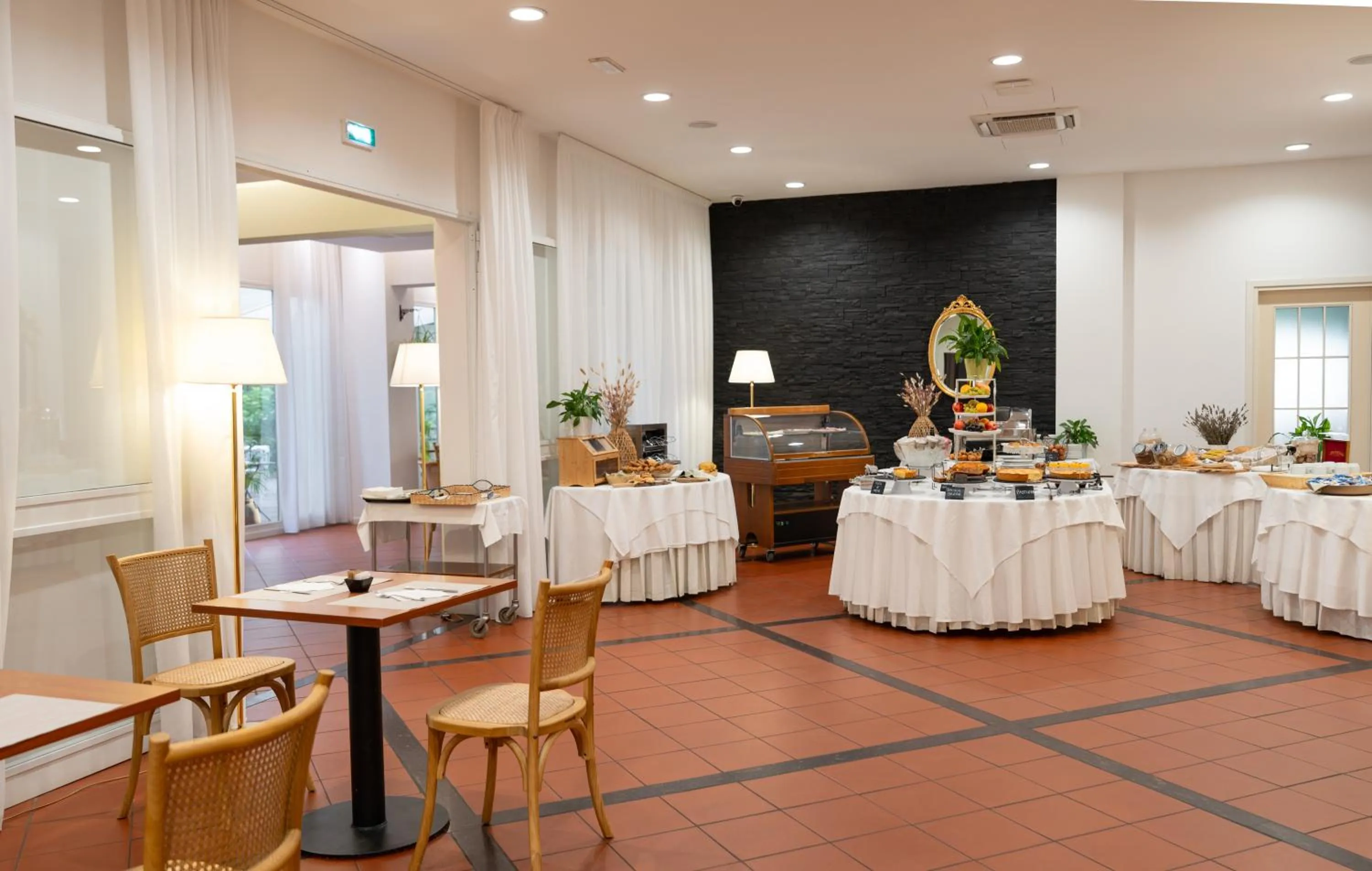 Breakfast in Hotel Castello Artemide Congressi