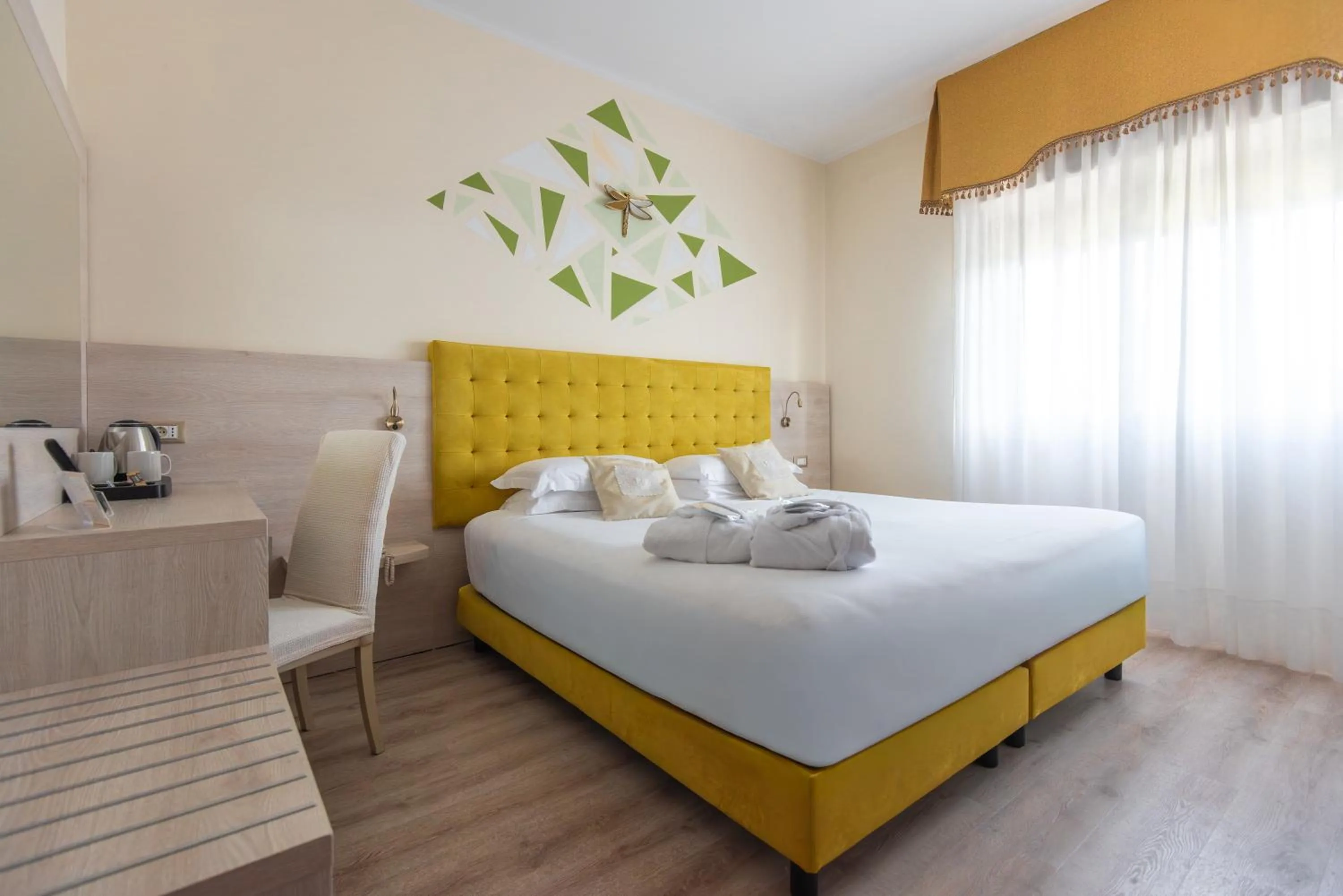 Bedroom, Bed in Hotel Castello Artemide Congressi