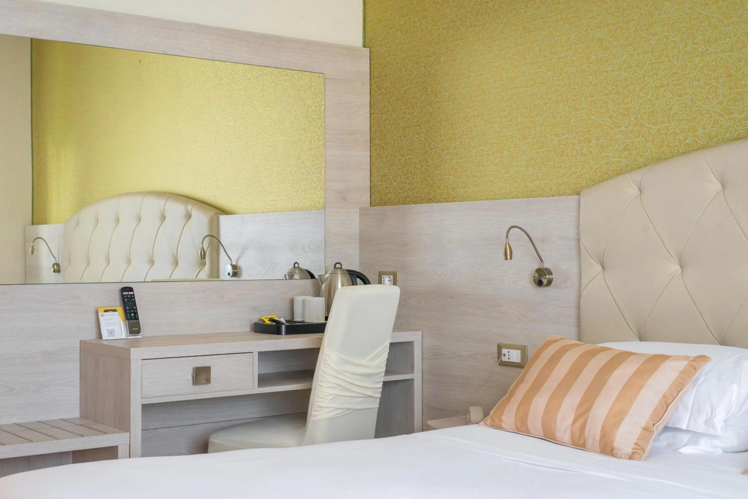 Photo of the whole room, Bed in Hotel Castello Artemide Congressi