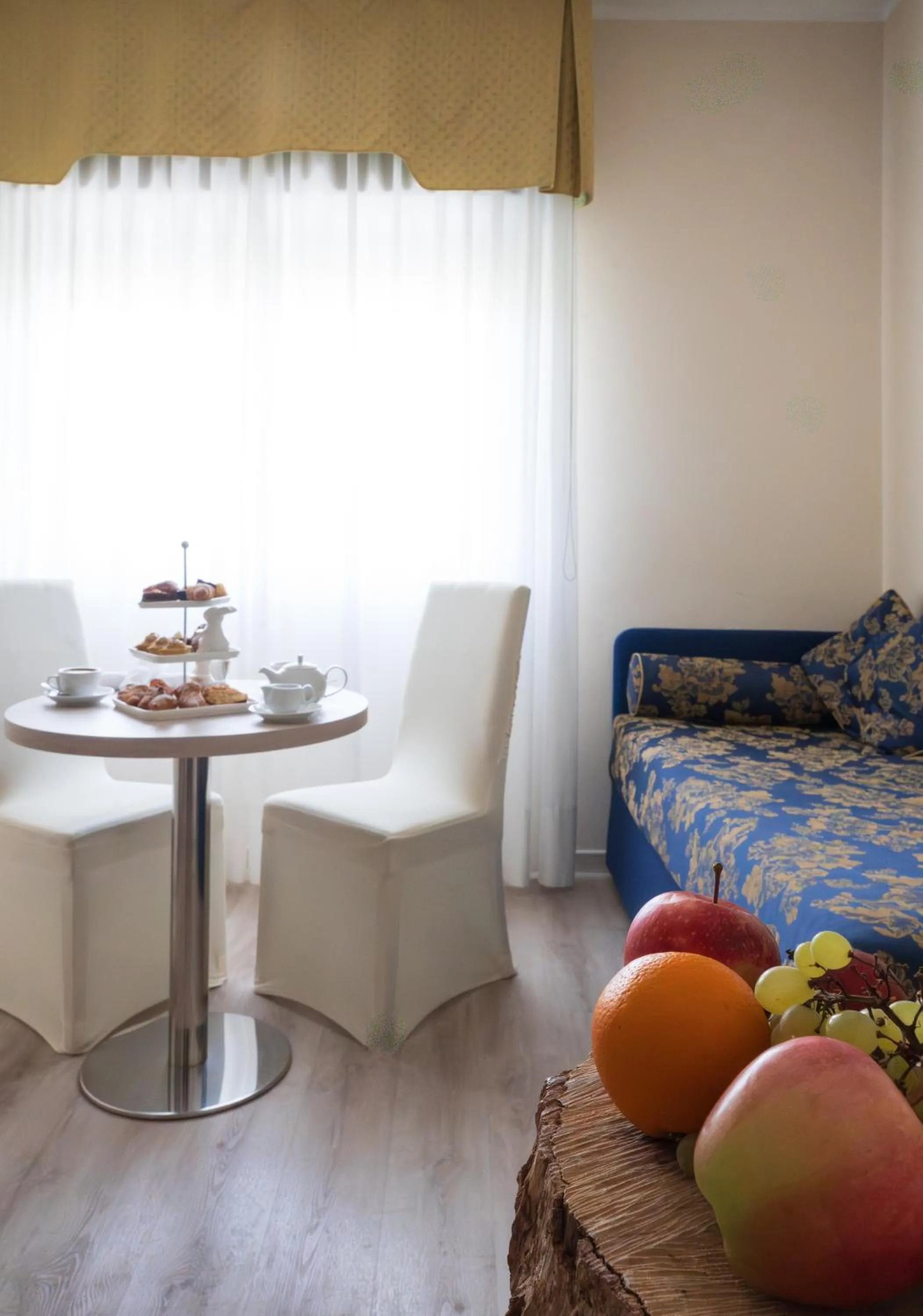 Seating area, Bed in Hotel Castello Artemide Congressi