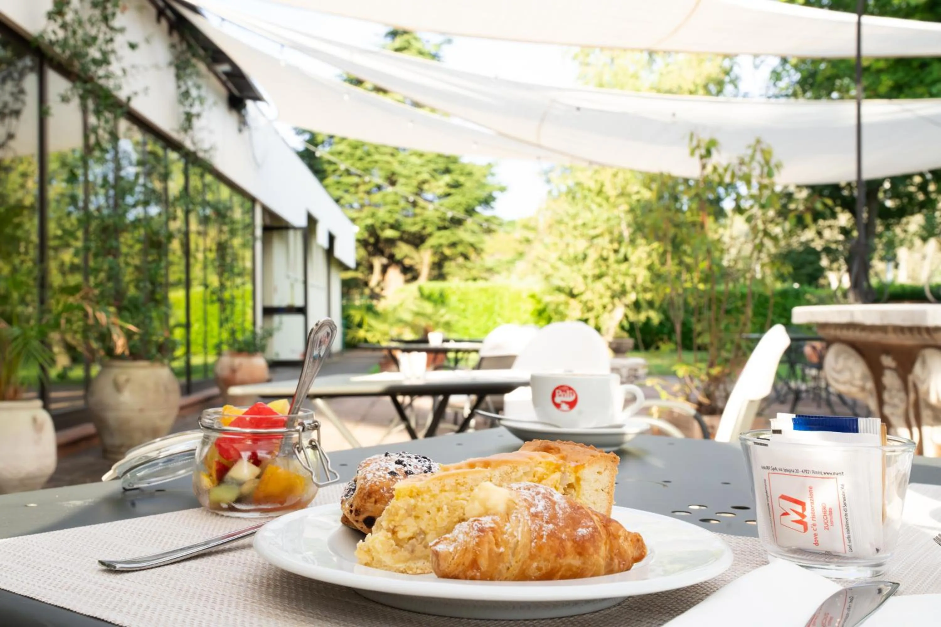 Patio in Hotel Castello Artemide Congressi