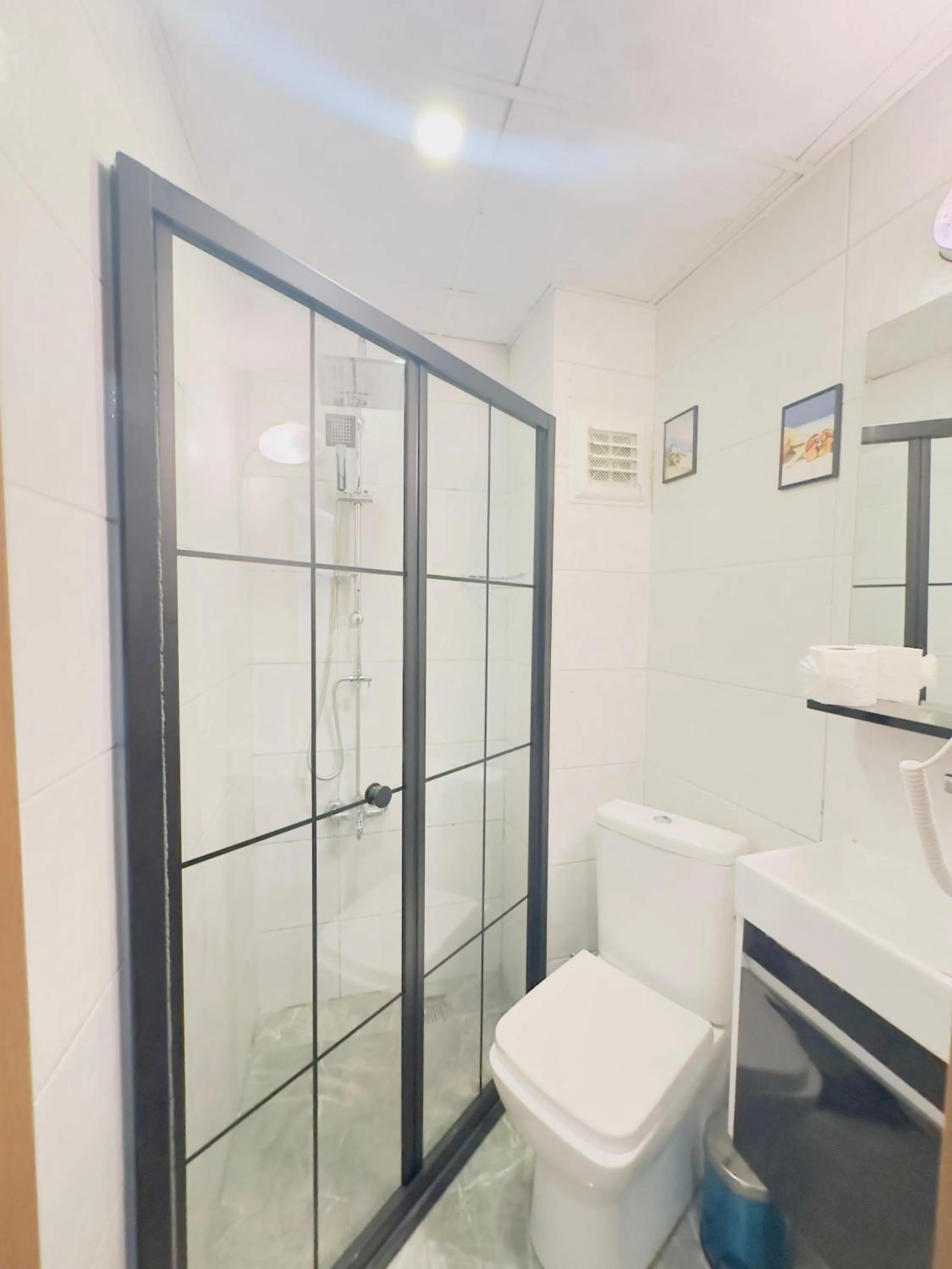 Shower, Bathroom in Malakat Istanbul Hotel & Spa