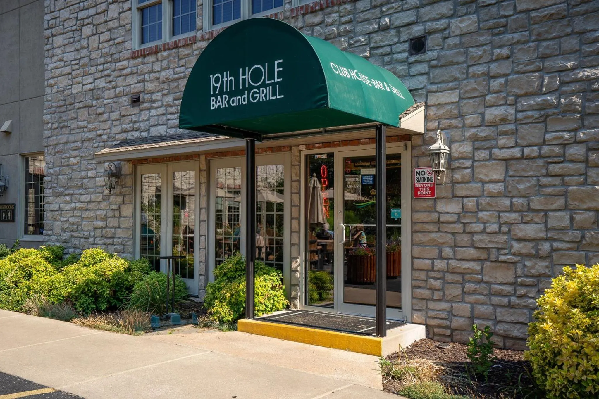 Lunch in Branson Getaway, Pools, Hot Tub & Lake Access