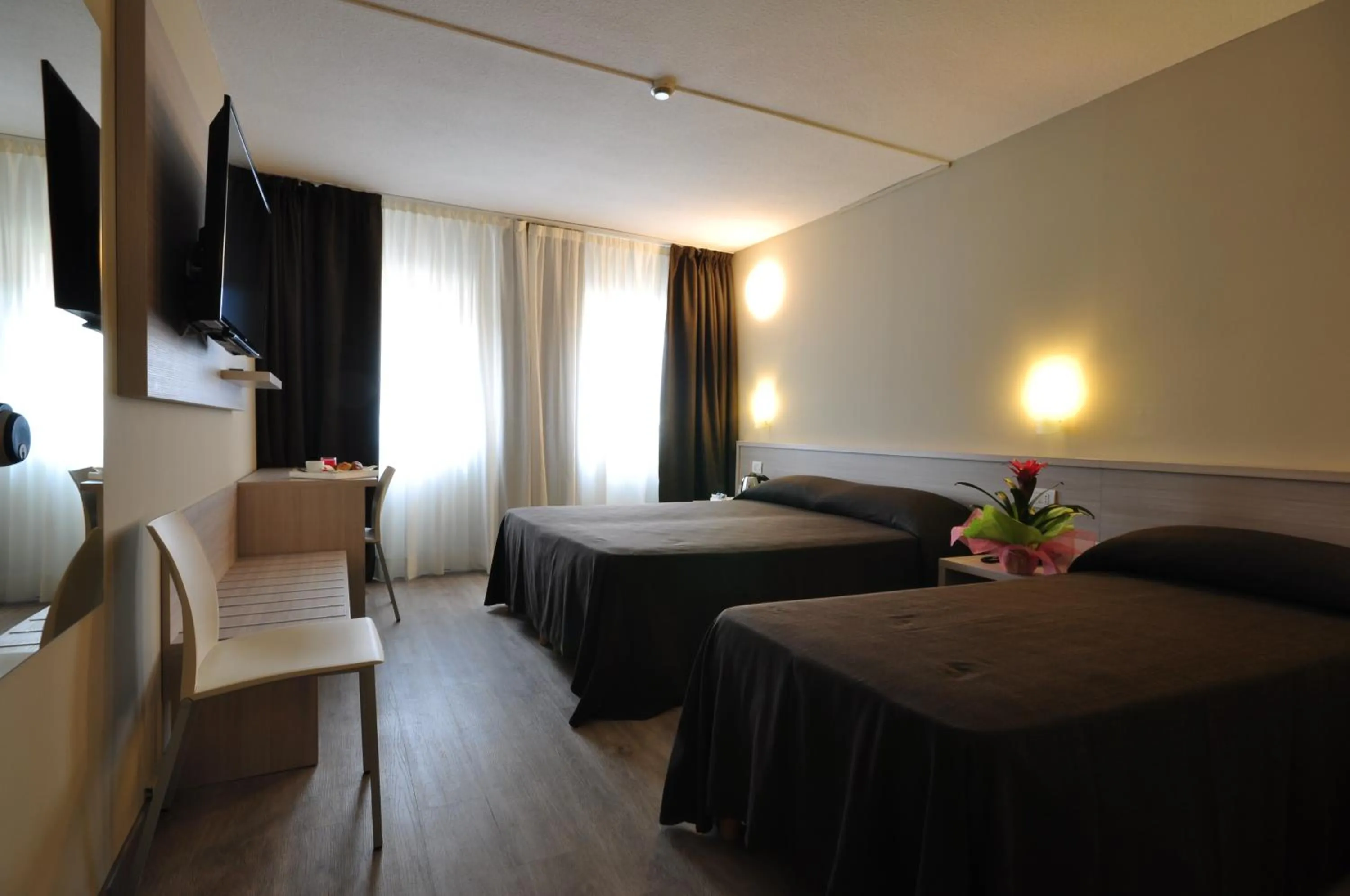 Toilet, Bed in Best Quality Hotel Politecnico