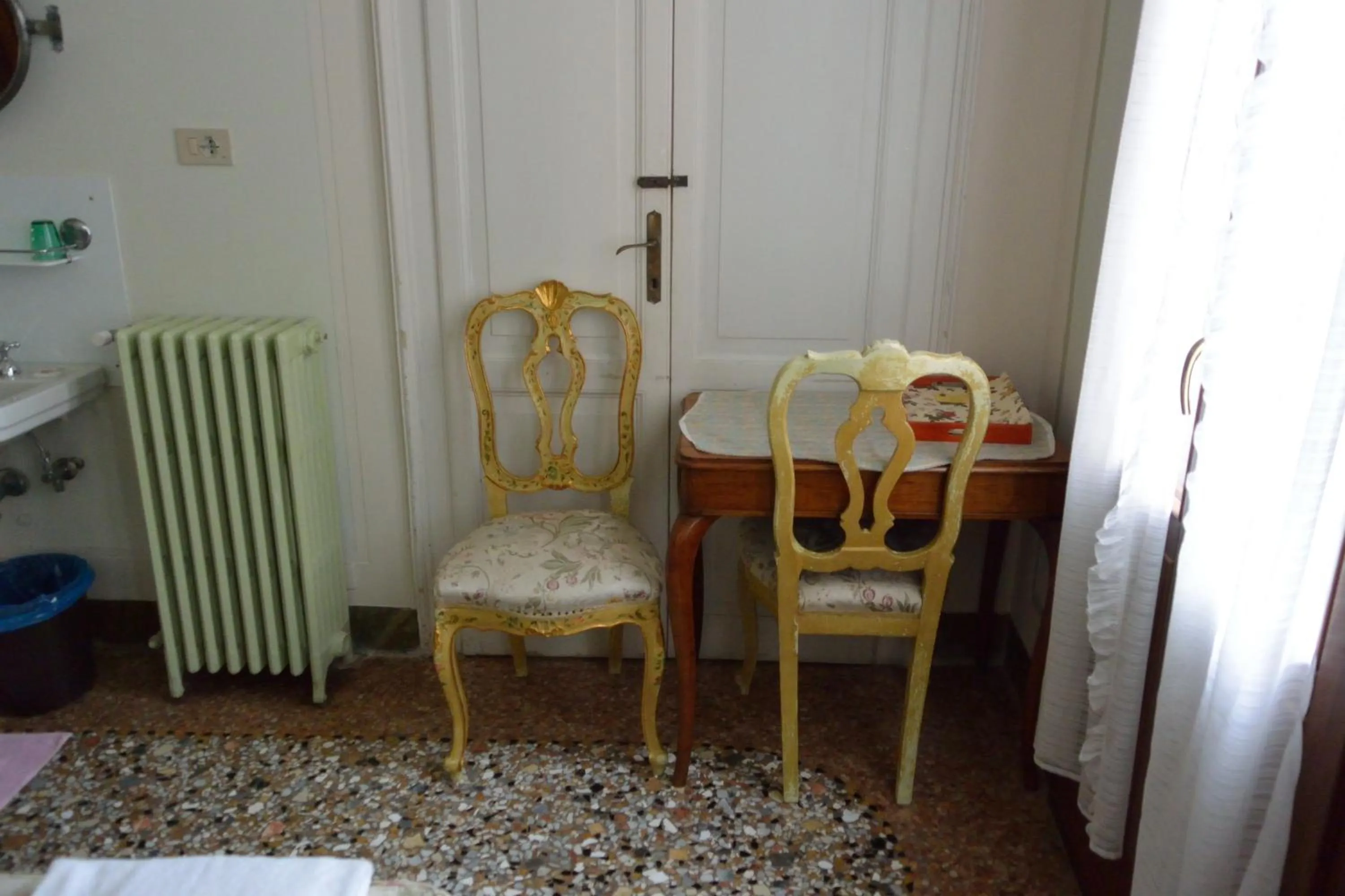 Decorative detail in Pensione Seguso