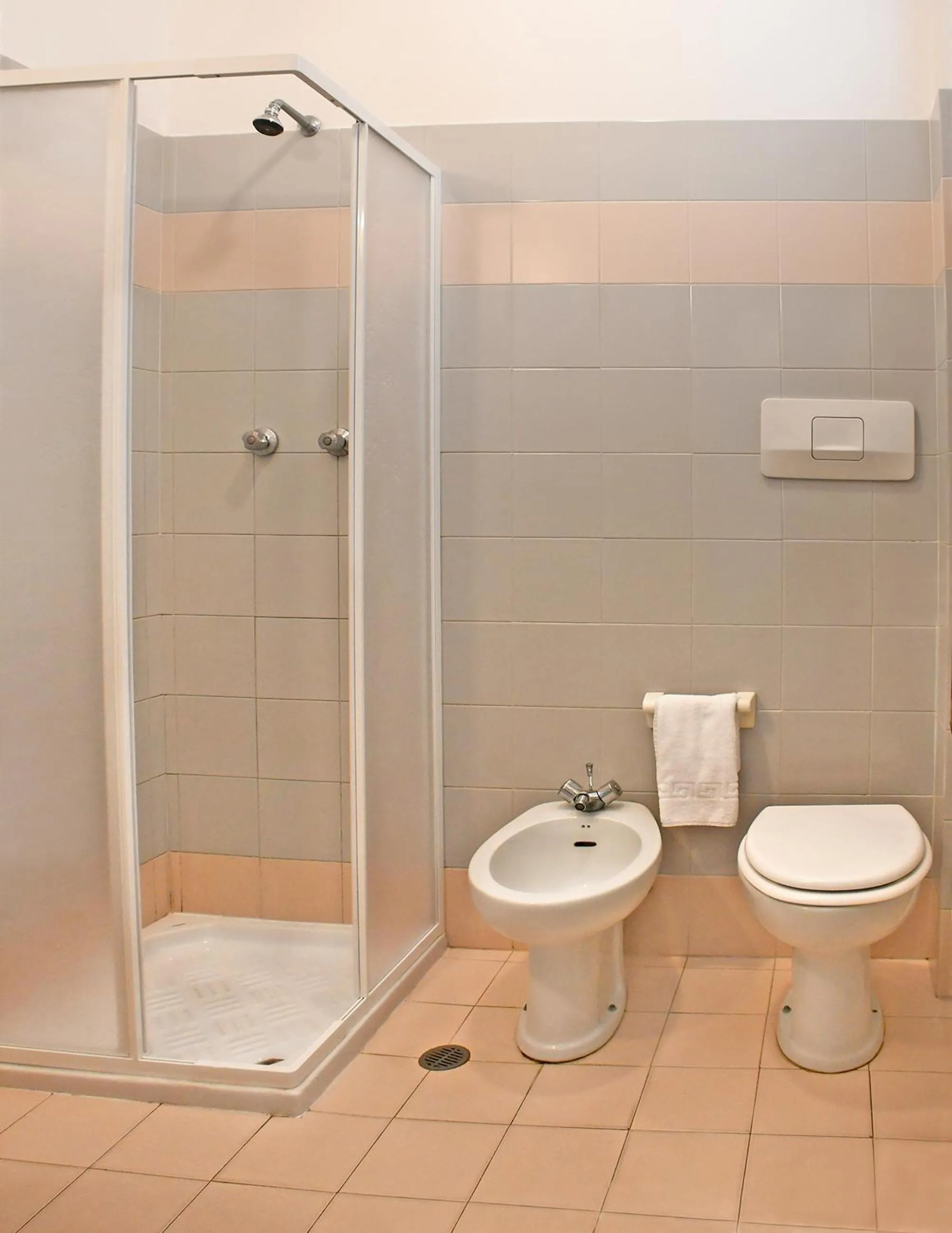 Shower in Hotel Exclusive