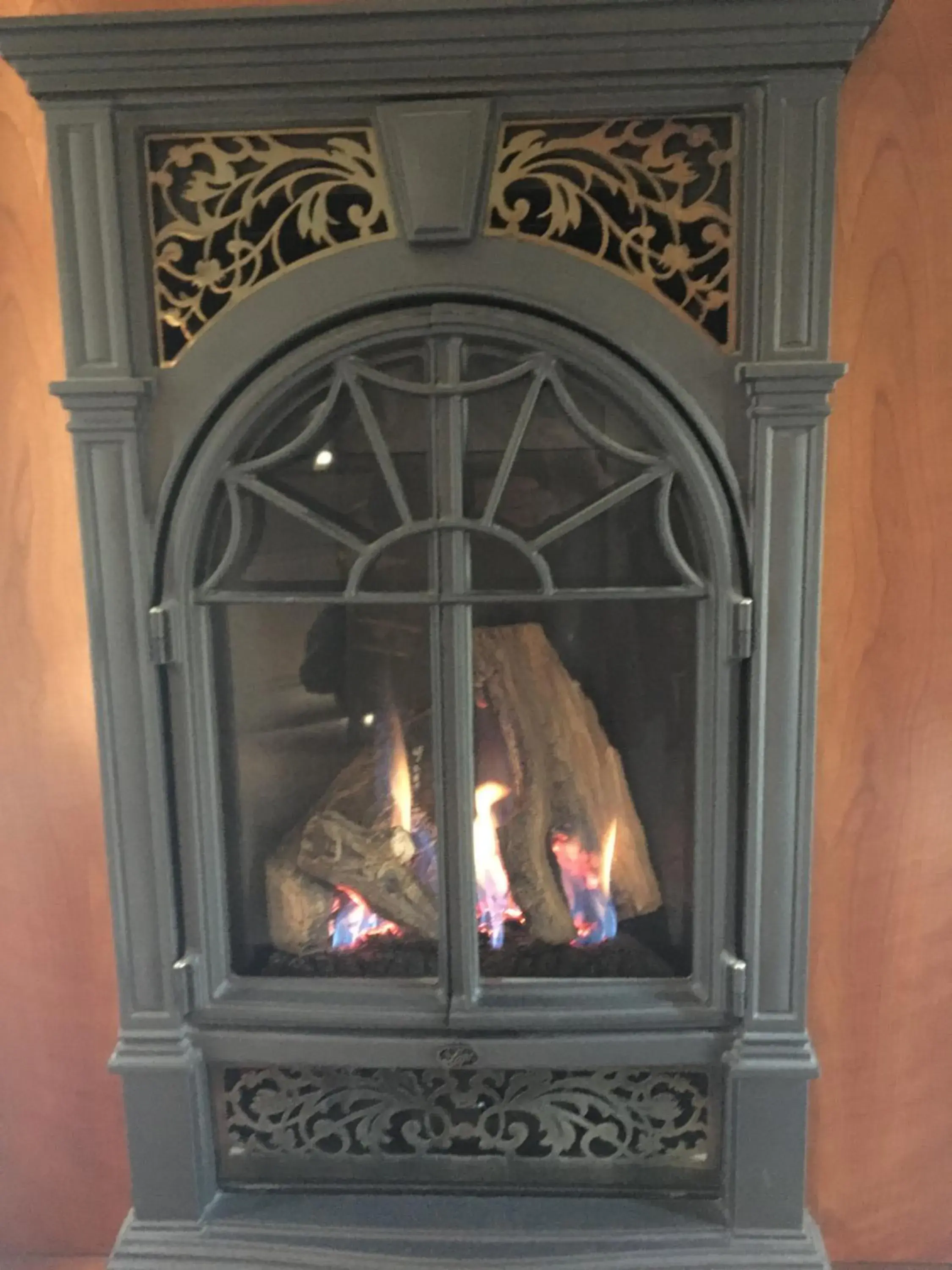 Superior Queen Room in Raindrops On Roses Bed & Breakfast Superior Queen Room in Raindrops On Roses Bed & Breakfast