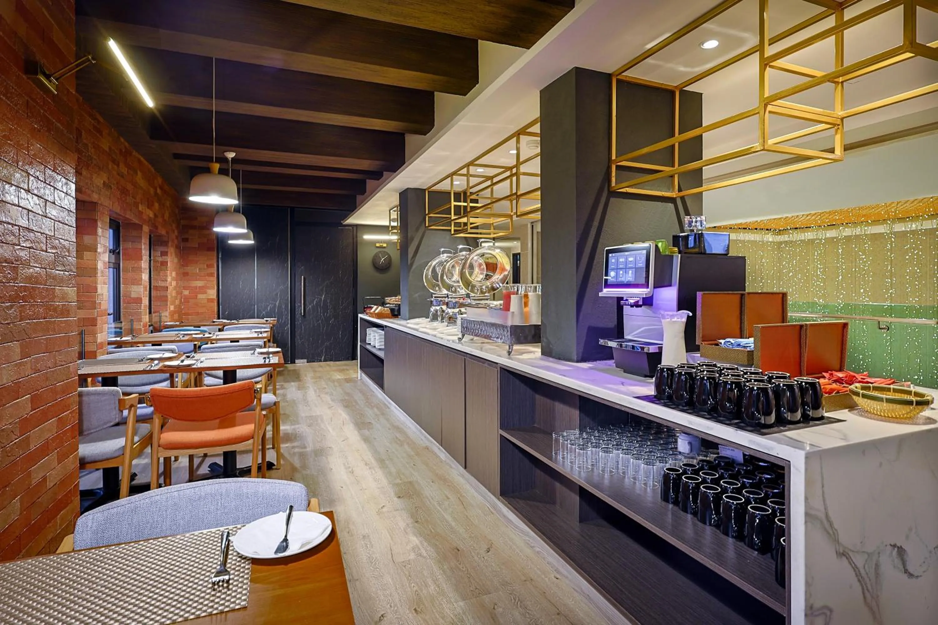 Restaurant/places to eat in Santa Grand Classic Kuala Lumpur, Chinatown