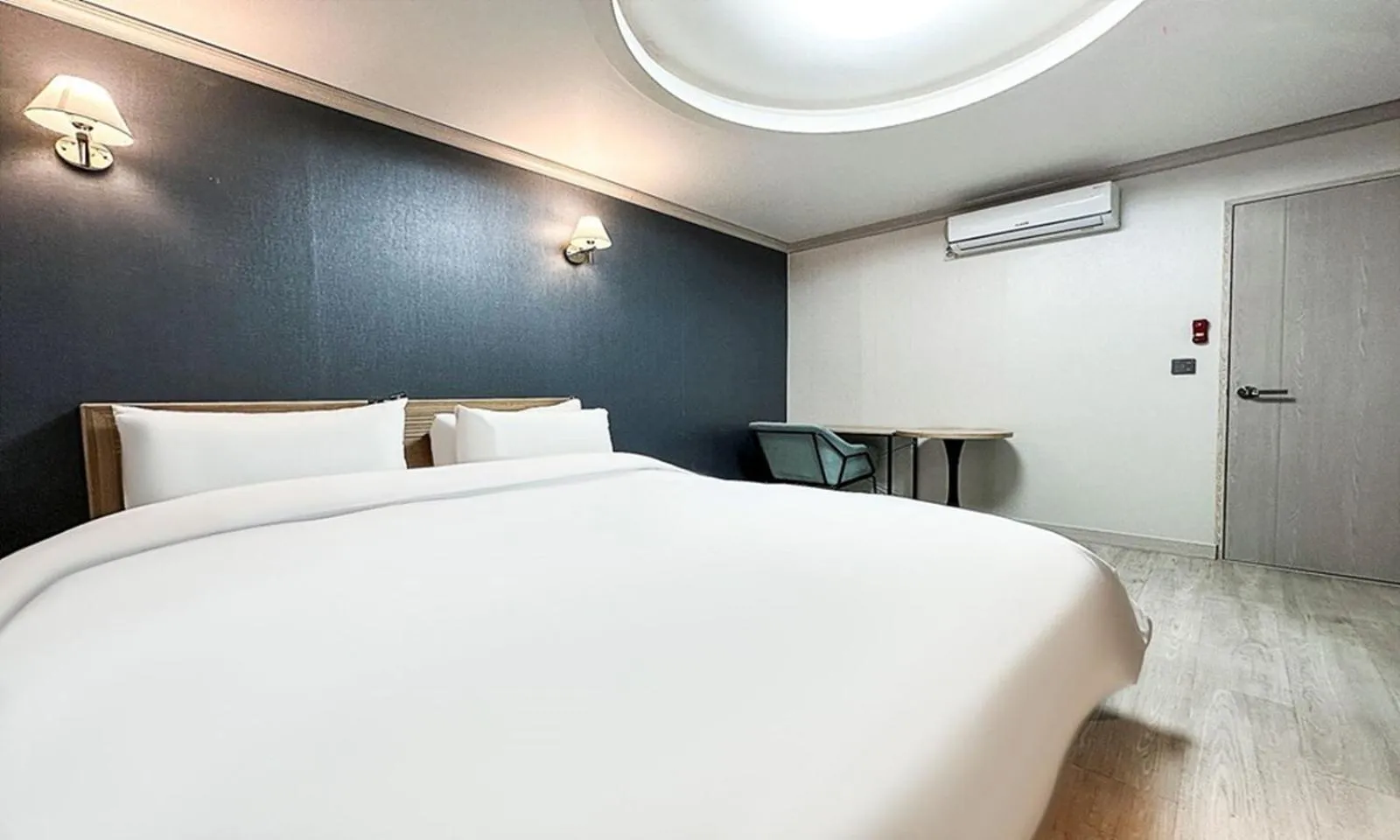 Bed in Gumi time hotel