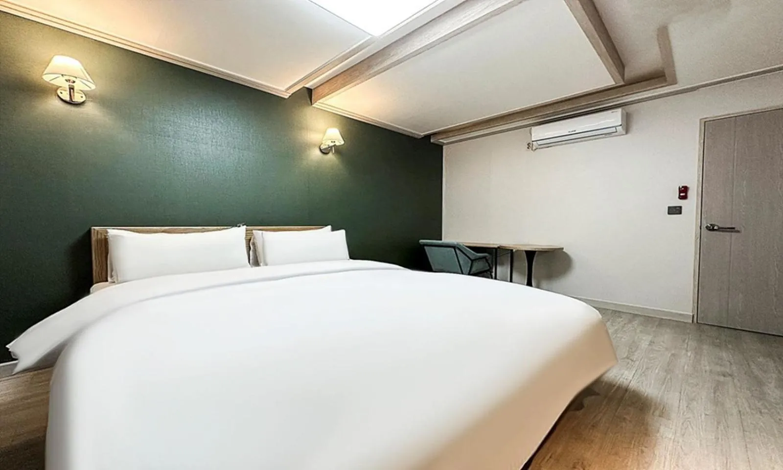 Bed in Gumi time hotel