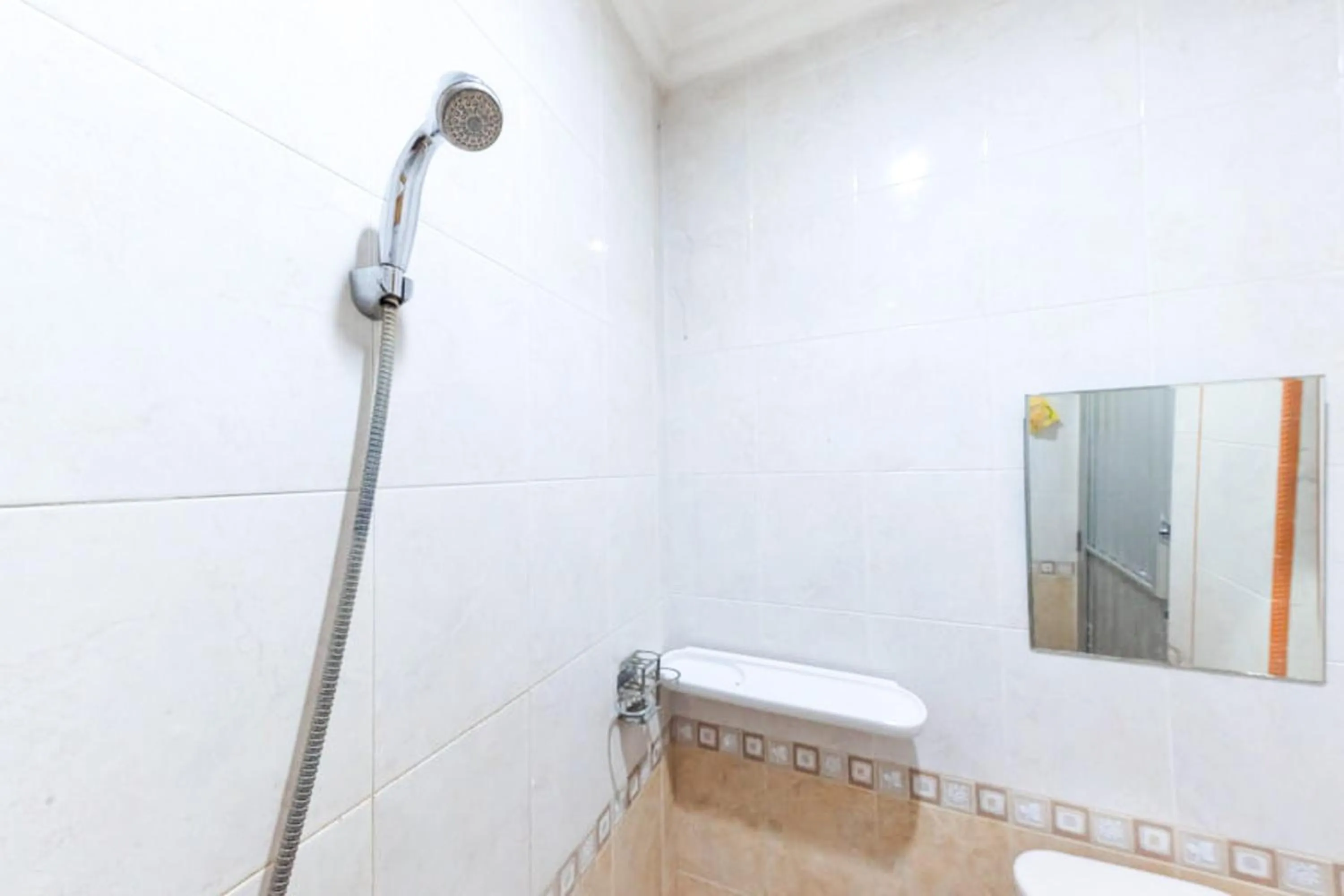 Bathroom in Urbanview Hotel Bartu Moh Toha Bandung by RedDoorz